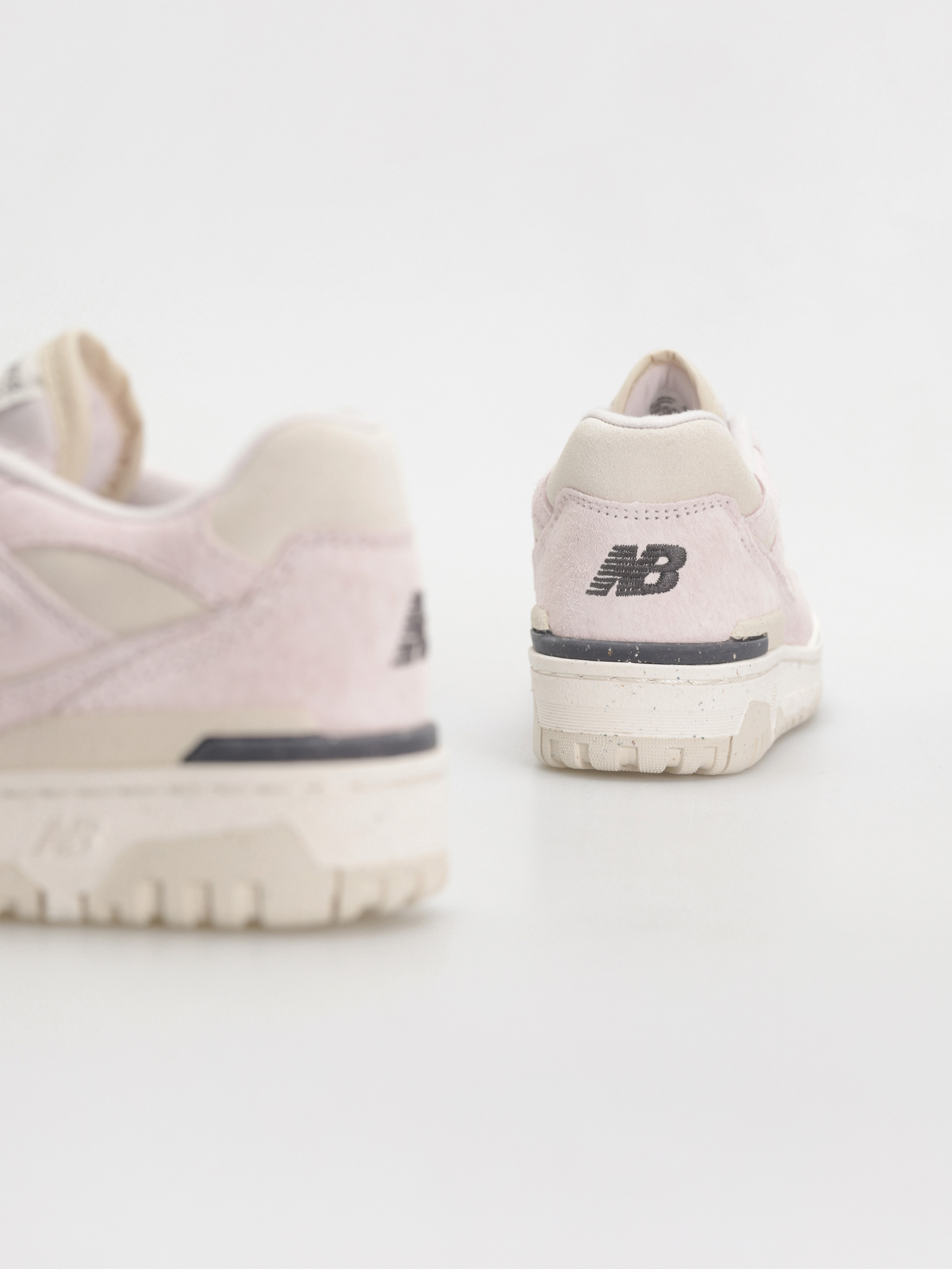 New Balance 550 Wmn Shoes (linen)