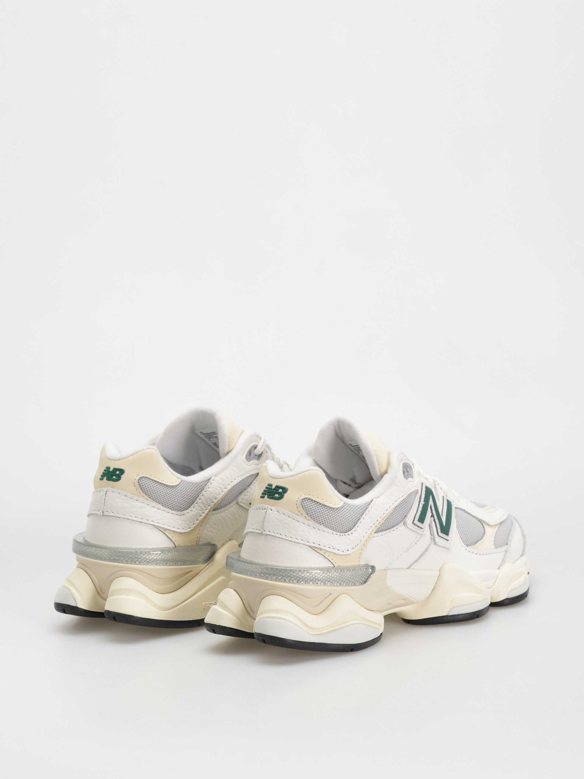 New Balance 9060 Shoes (sea salt)