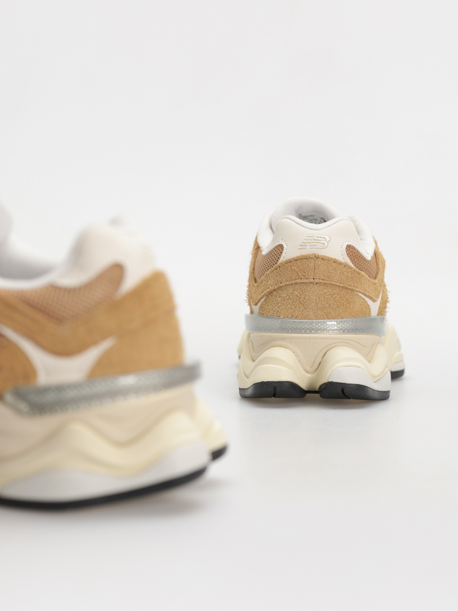 New Balance 9060 Shoes (great plains)