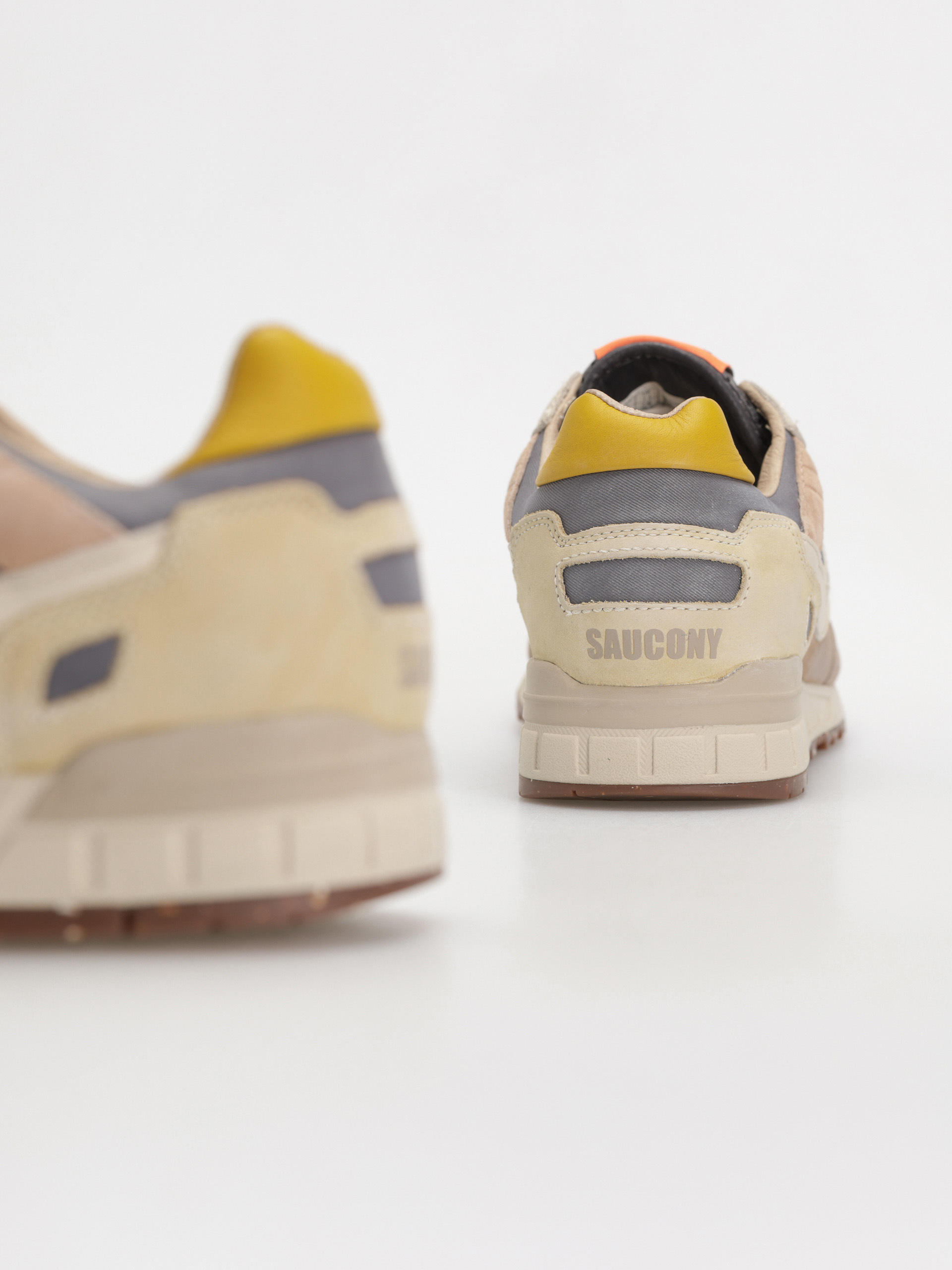 Saucony Shadow 5000 Shoes (dark grey/sand)