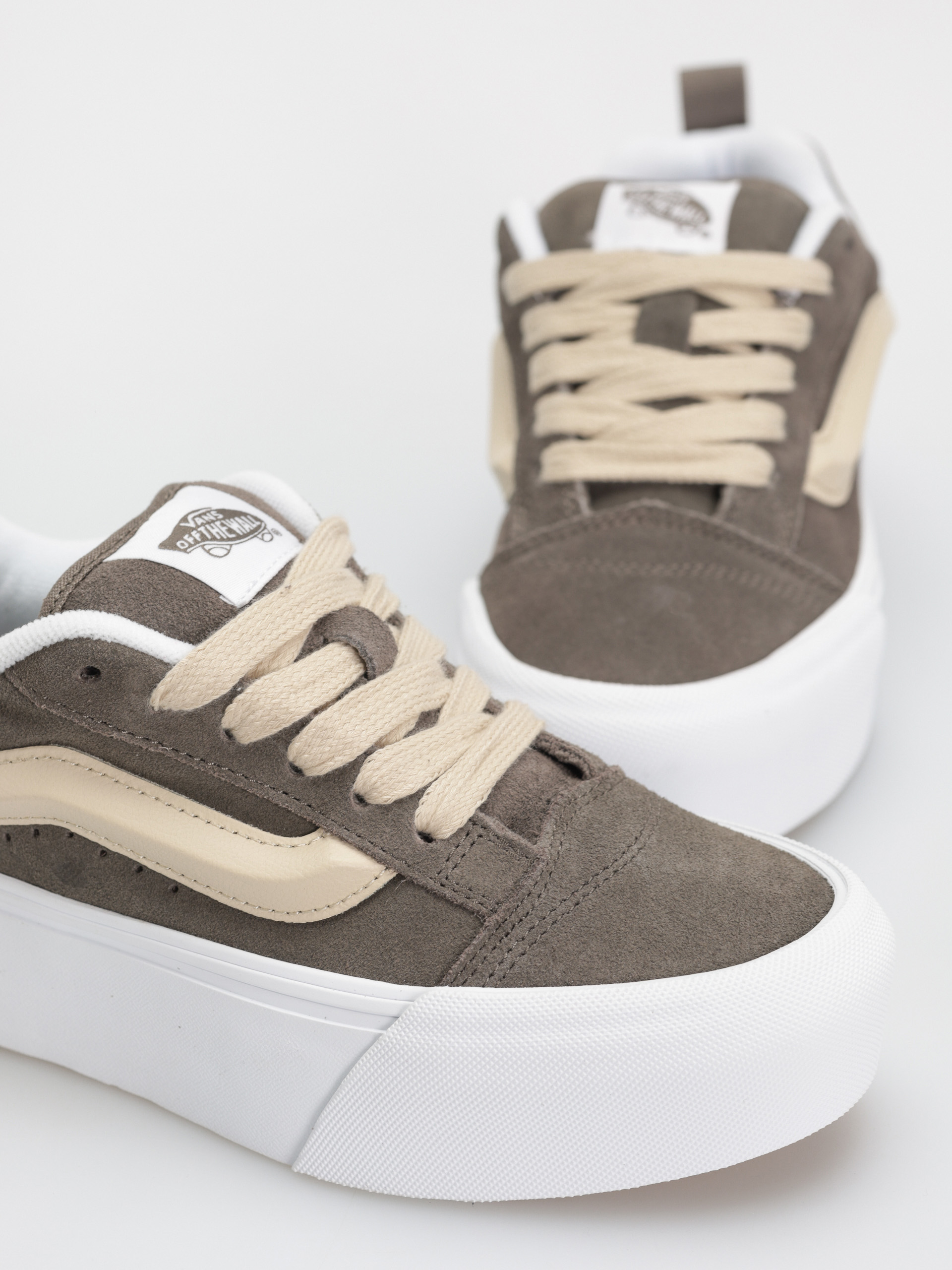 Vans Knu Stack Shoes (suede bungee cord)