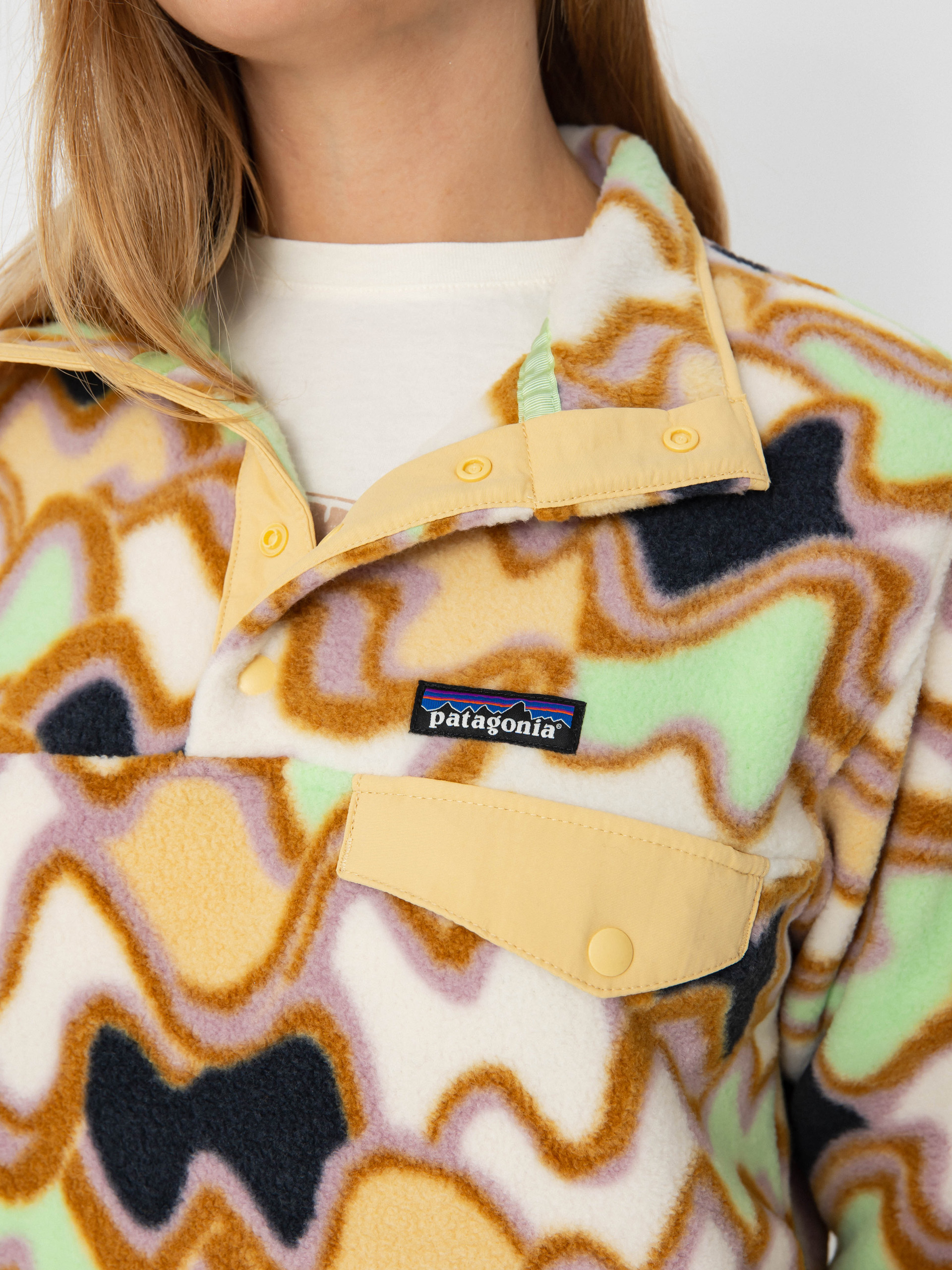 Womens Patagonia Fleece  LW Synch Snap T (small currents natural)