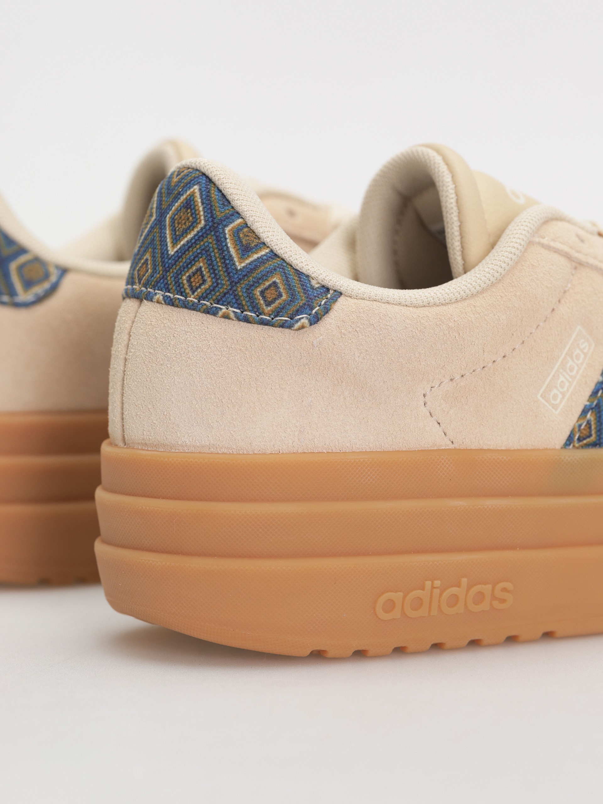 adidas Vl Court Bold Wmn Shoes (crysan/crewht/gum3)