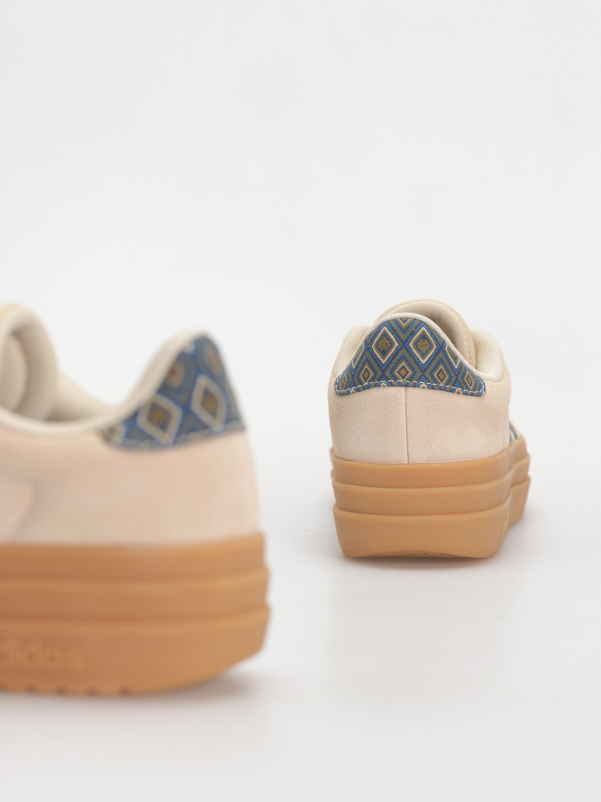 adidas Vl Court Bold Wmn Shoes (crysan/crewht/gum3)