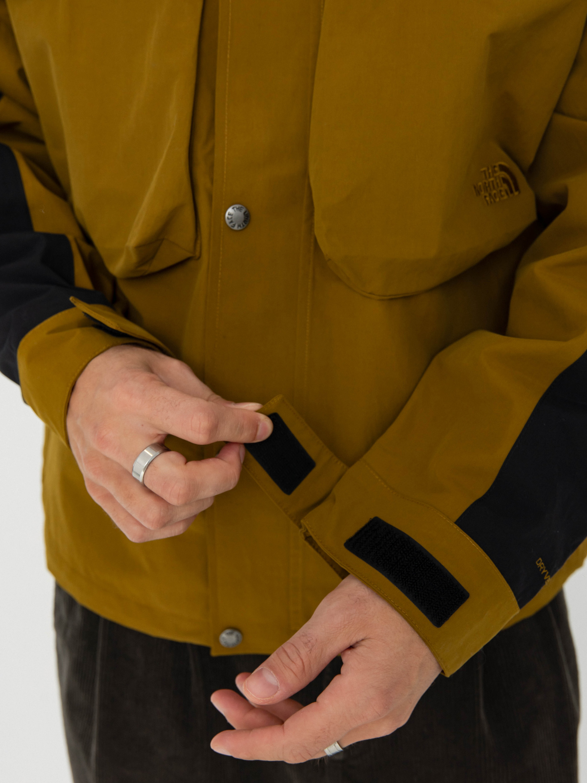 The North Face Jacke M66 Cargo Rain (moss green/tnf black)