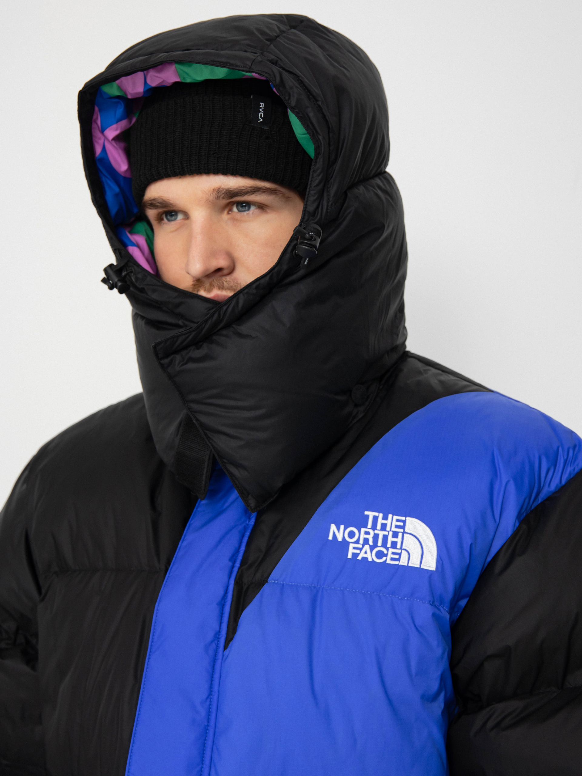The North Face X Yinka Ilori Down Puffer Jacket (tnf black/solar blue)