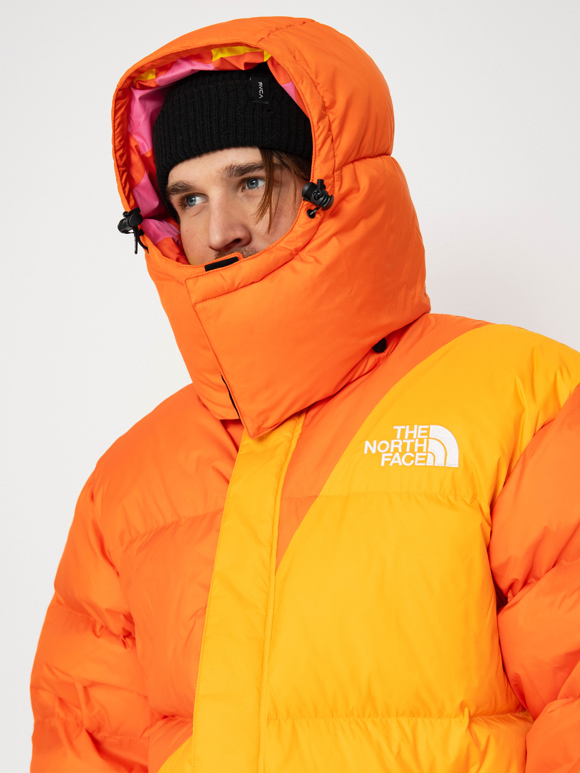 The North Face X Yinka Ilori Down Puffer Jacke (red orange/apricot glaz)