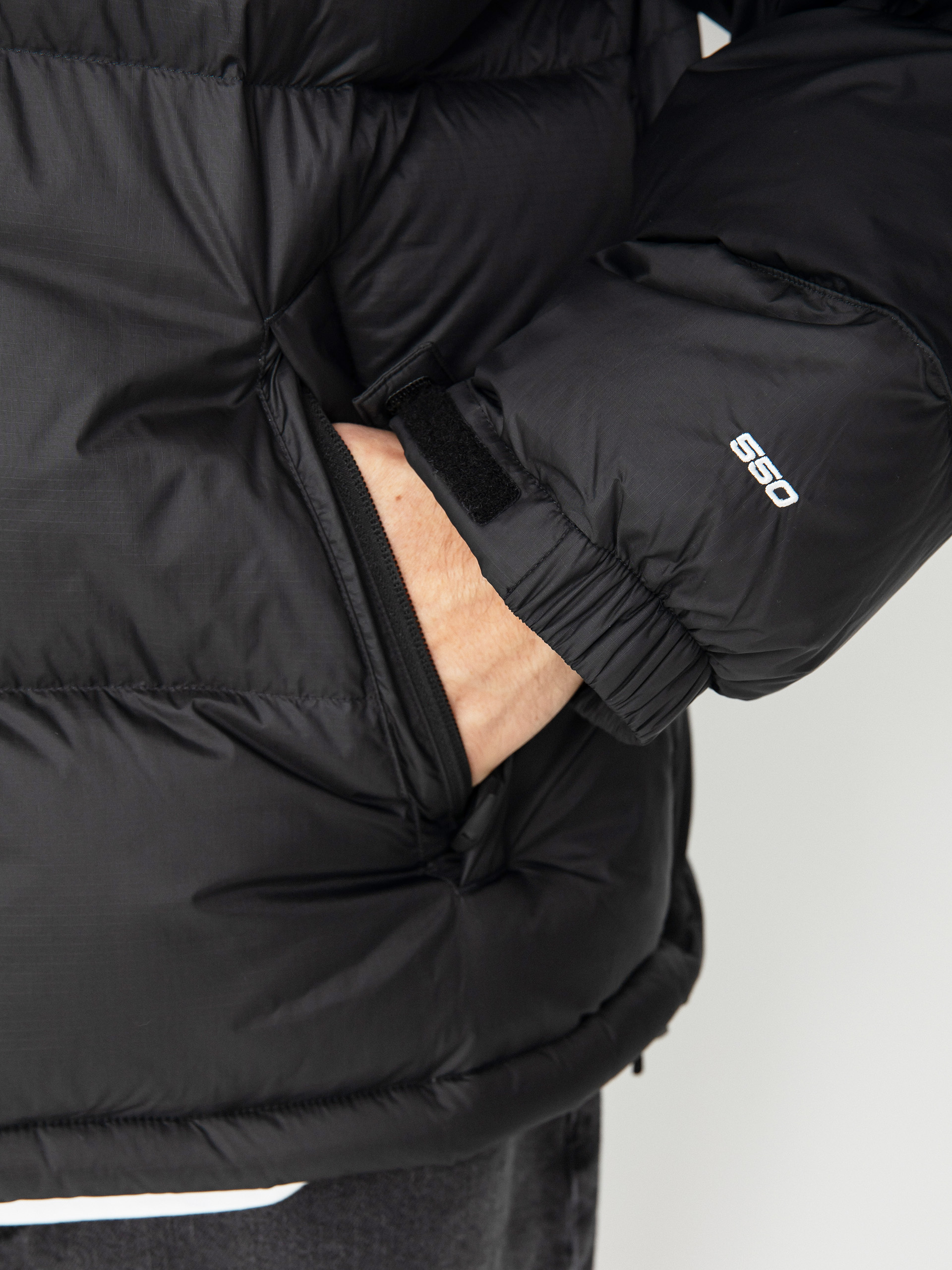 The North Face X Yinka Ilori Down Puffer Jacket (tnf black/asphalt grey)