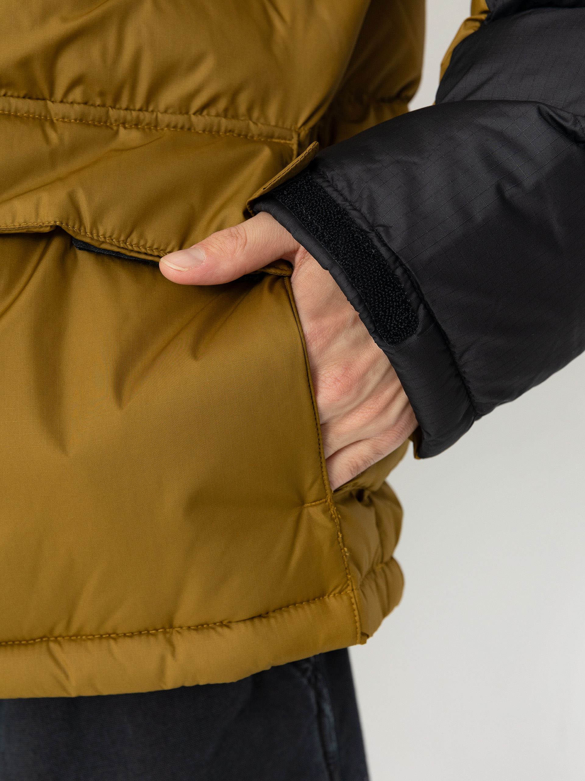 The North Face Limbara Insulated Jacke (moss green)