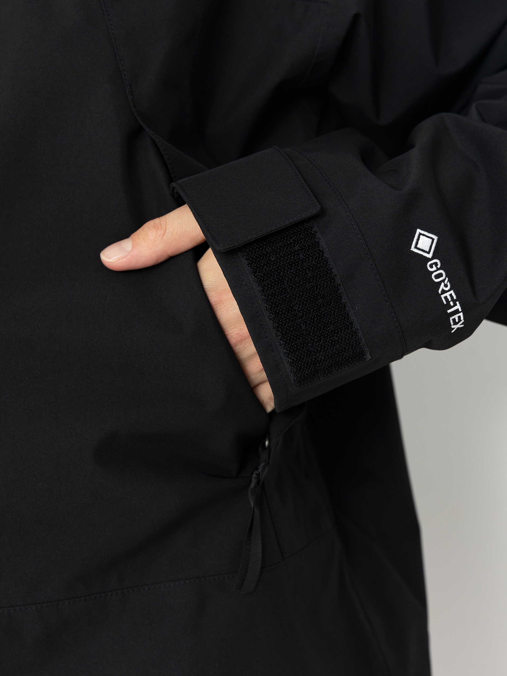 The North Face Jacket Gtx Mtn (tnf black tnf black npf)