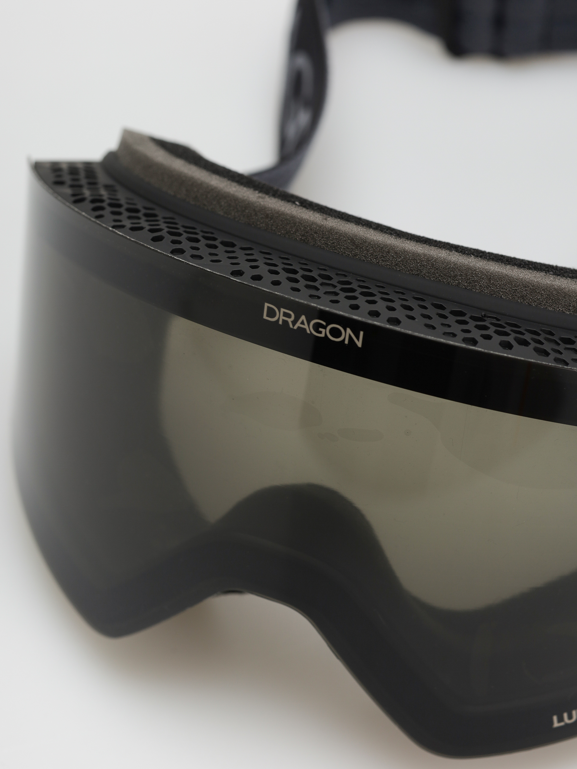 Dragon R1 OTG Snowboardbrille (blackout/lumalens dark smoke/lumalens amber)