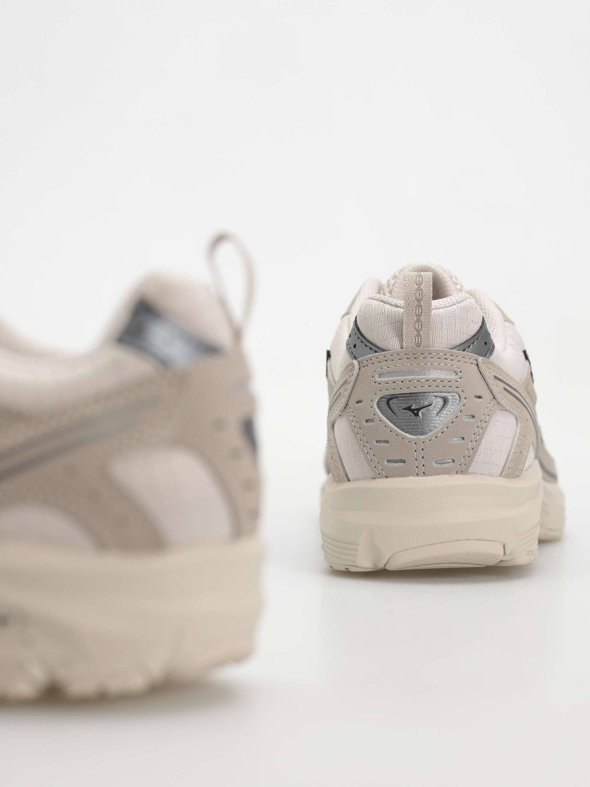 シューズ・サンダルその他 MIZUNO Men's MXR Silver Cloud llic Grey Vintage Khaki D1 Mizuno MXR Tech Shoes - beige (silver cloud/metallic gray