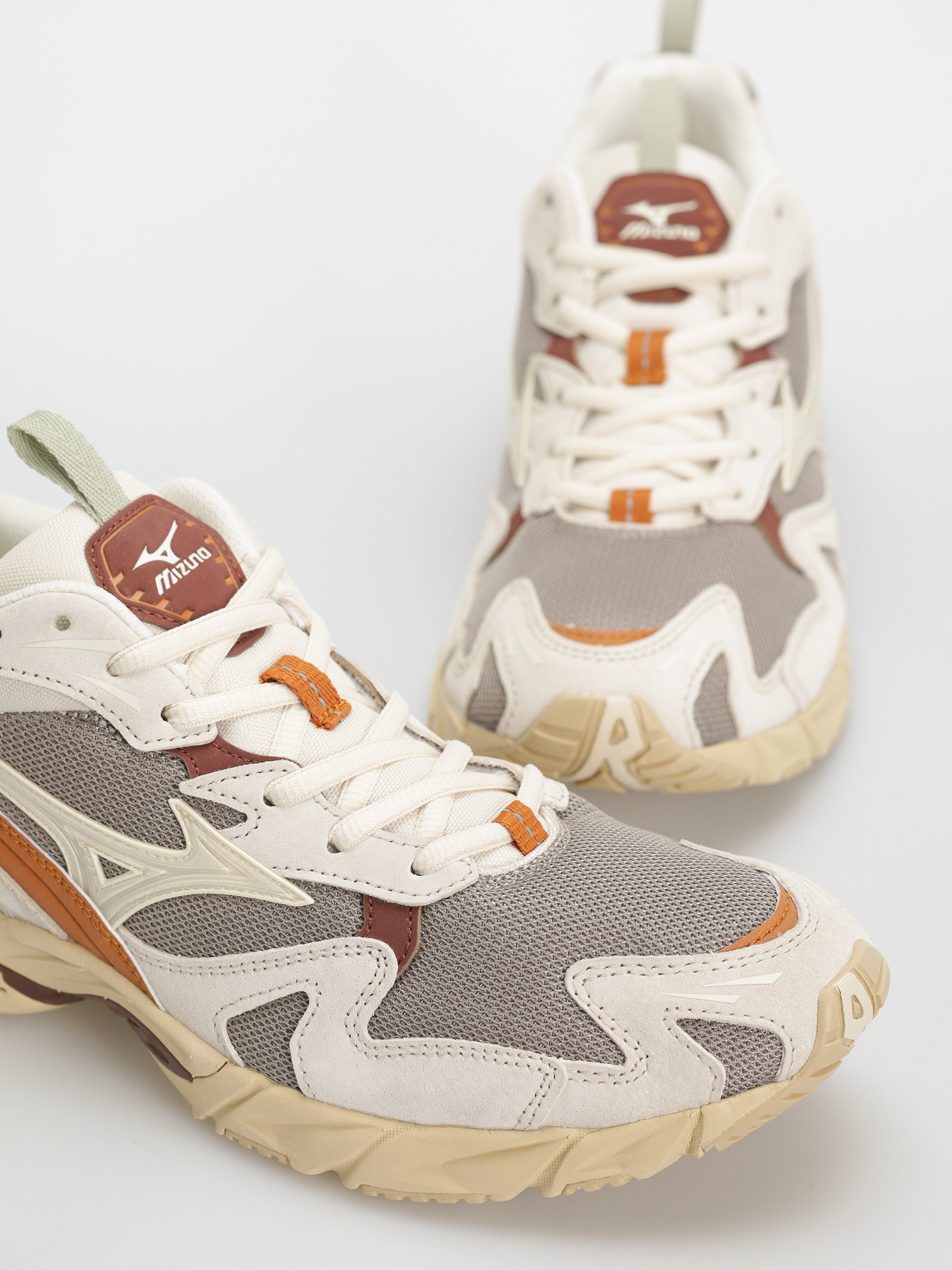 Mizuno Shoes Wave Rider 10 Premium (vintage khaki/summer sand/pumpkin spice)