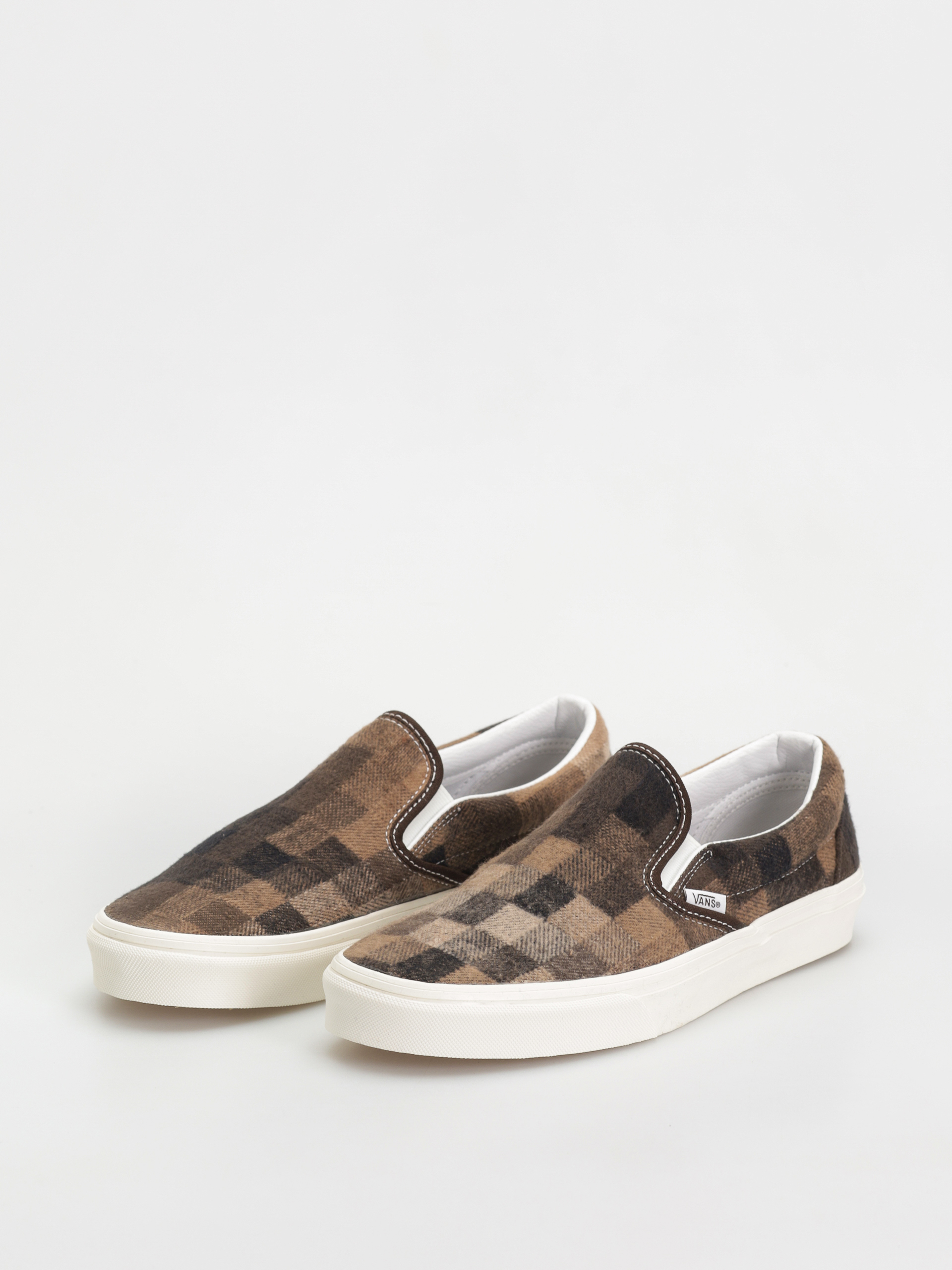 Vans Classic Slip On Shoes (sweater check brown)