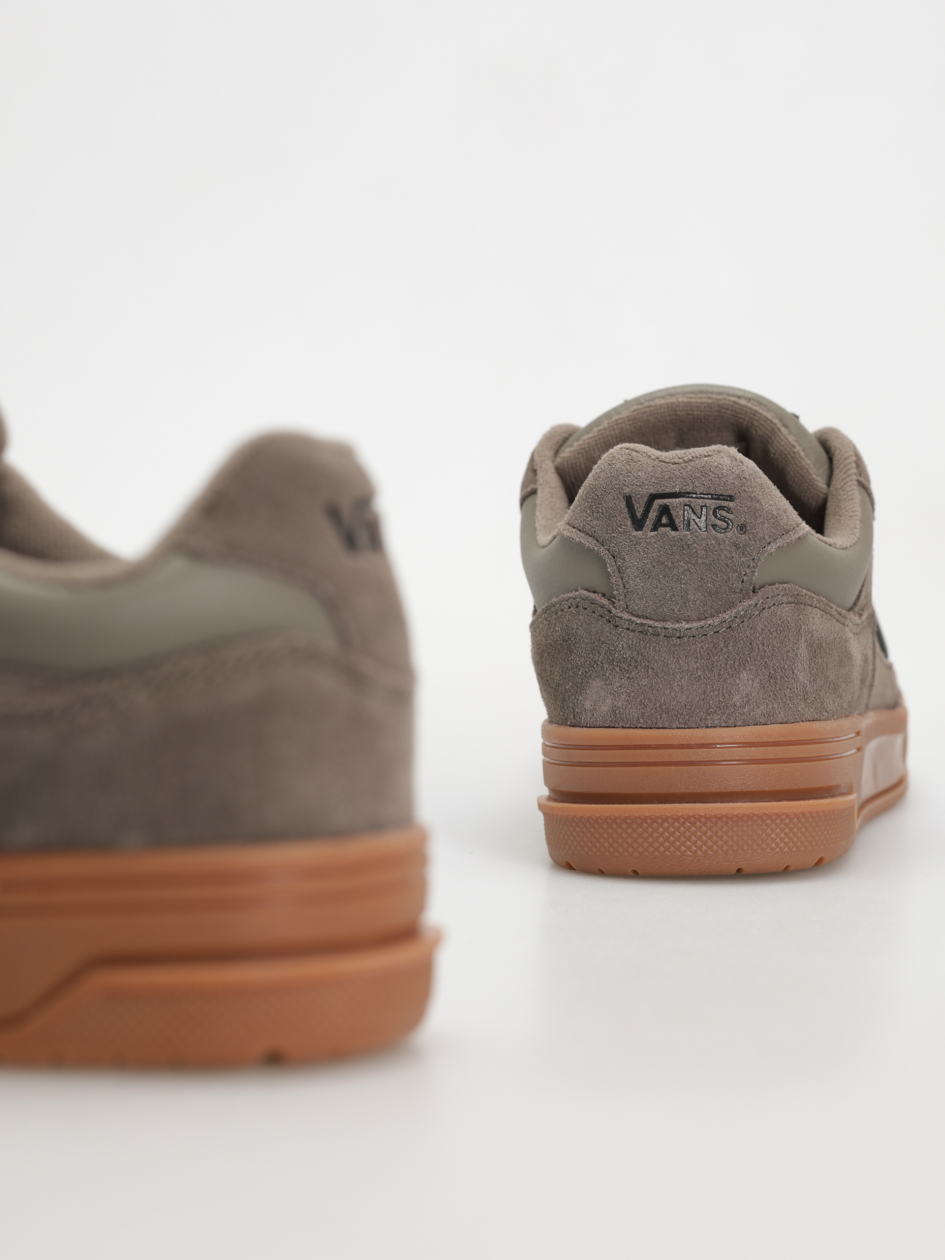 Vans Upland Shoes (suede bungee cord)