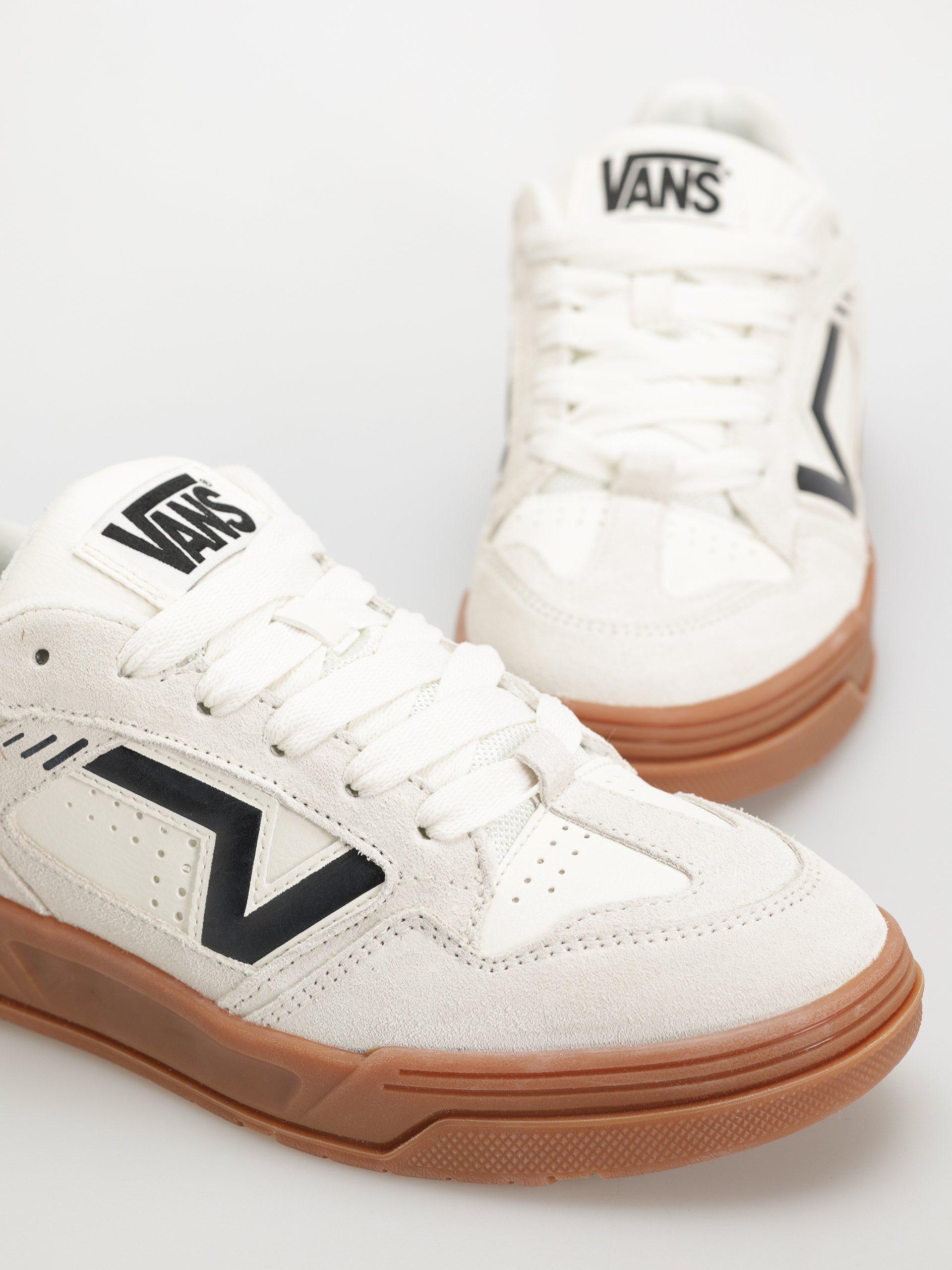 Vans Upland Shoes (suede marshmallow/gum)