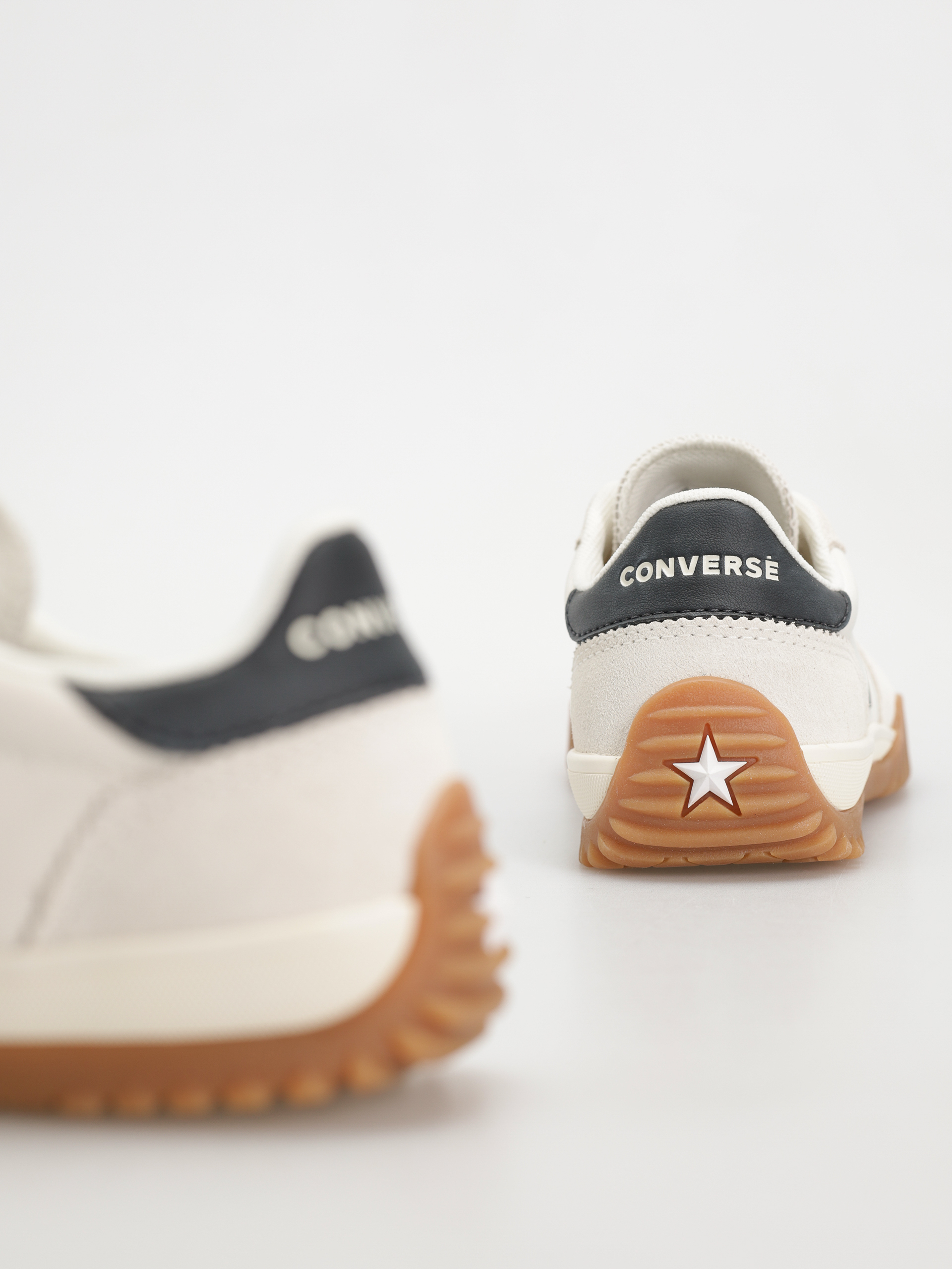 Converse Run Star Trainer Shoes (egret/black/honey)