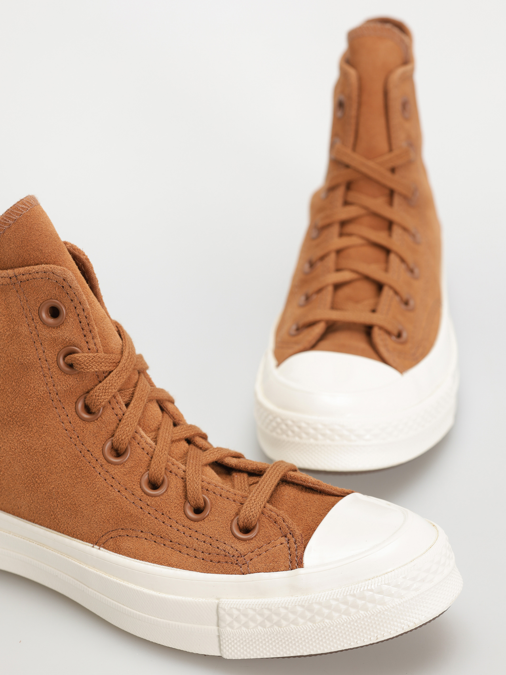 Converse Chuck 70 Hi Colorful Suede Chucks (warm tan/egret/black)
