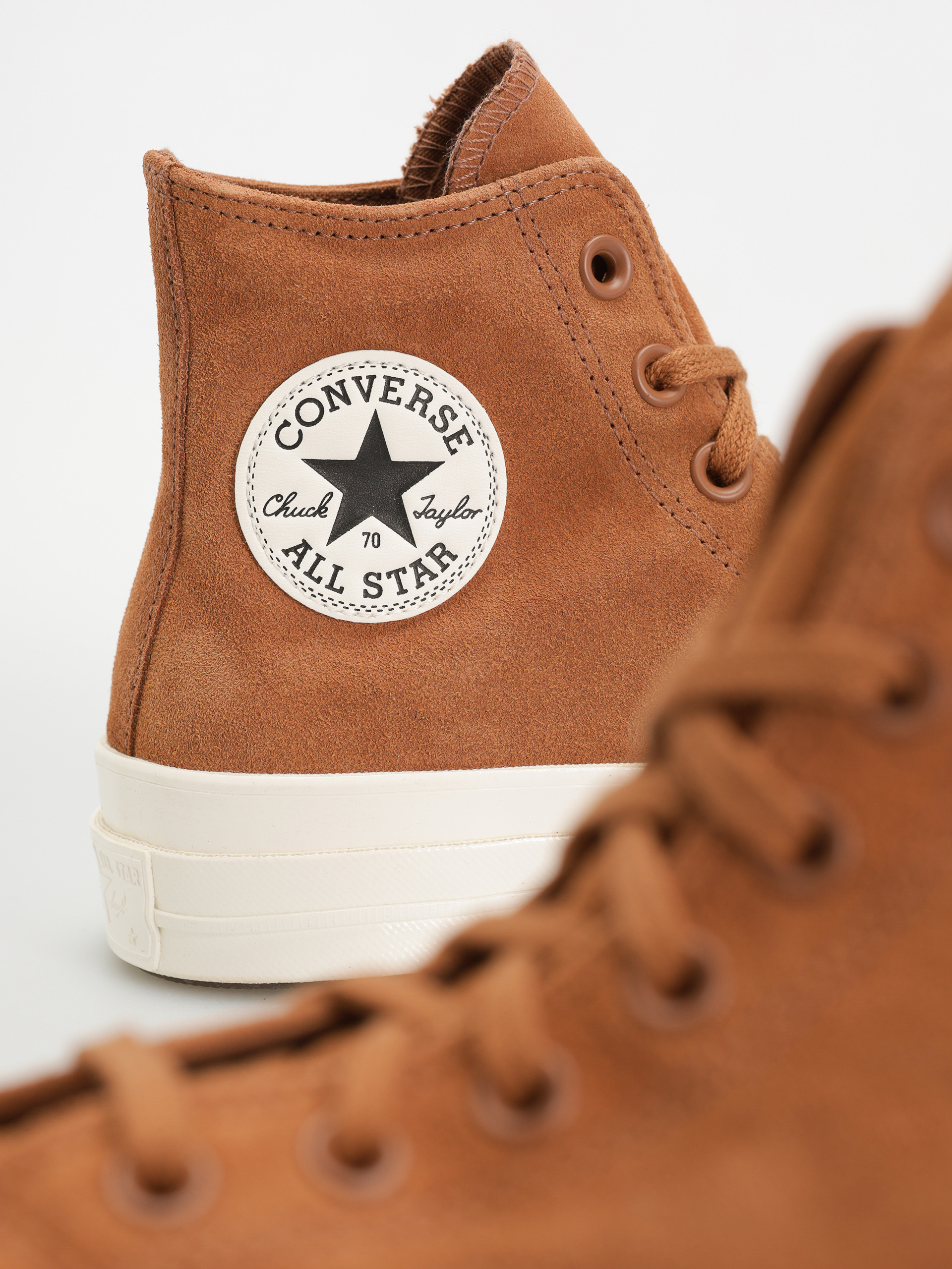 Converse Chuck 70 Hi Colorful Suede Chucks (warm tan/egret/black)