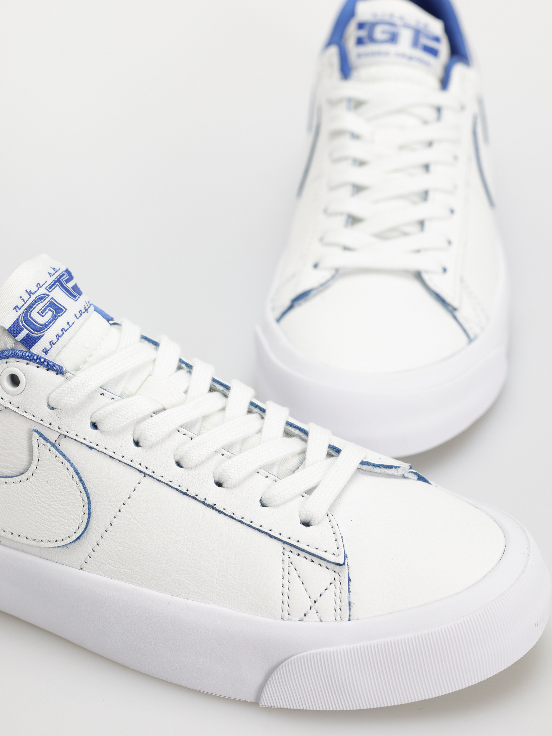 Nike SB Blazer Low Pro Gt Prm Schuhe (summit white/game royal summit white)