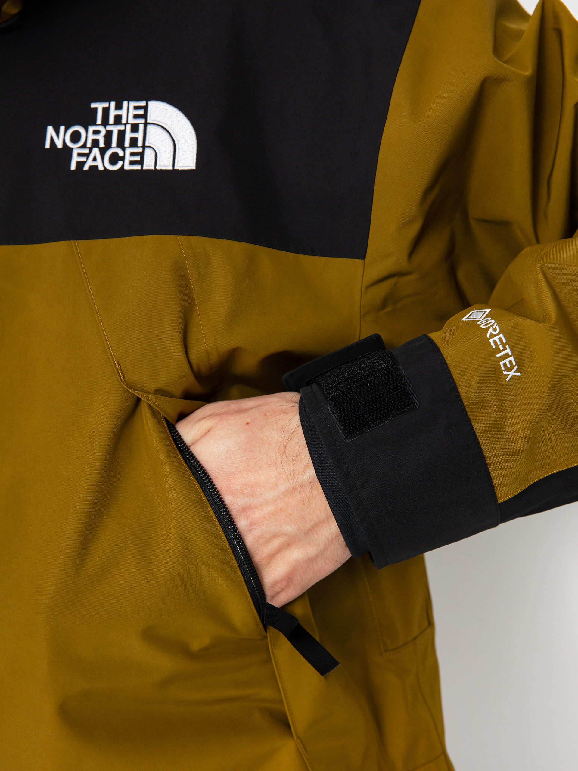 The North Face Gtx Mtn Jacke (moss green/tnf black)