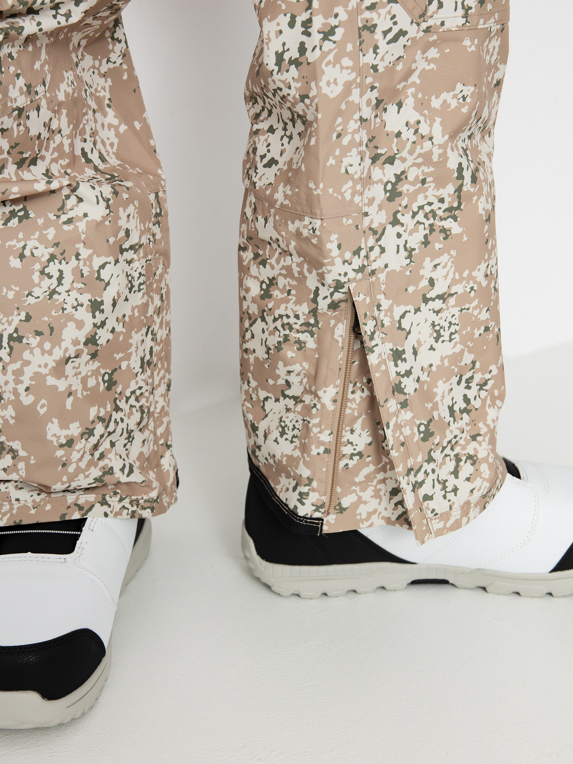 Mens Burton Snowboard pants Reserve Gore Tex Bib (snowfall camo)