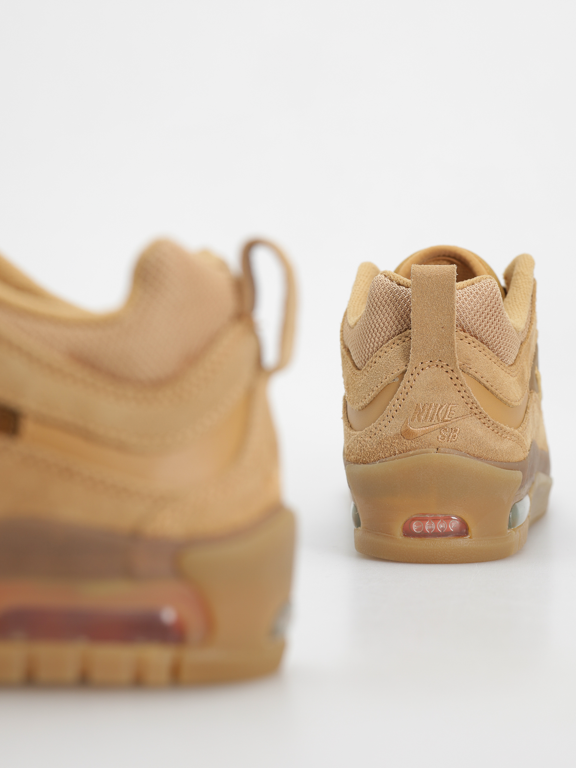 Nike SB Air Max Ishod Shoes (flax/wheat flax safety orange)