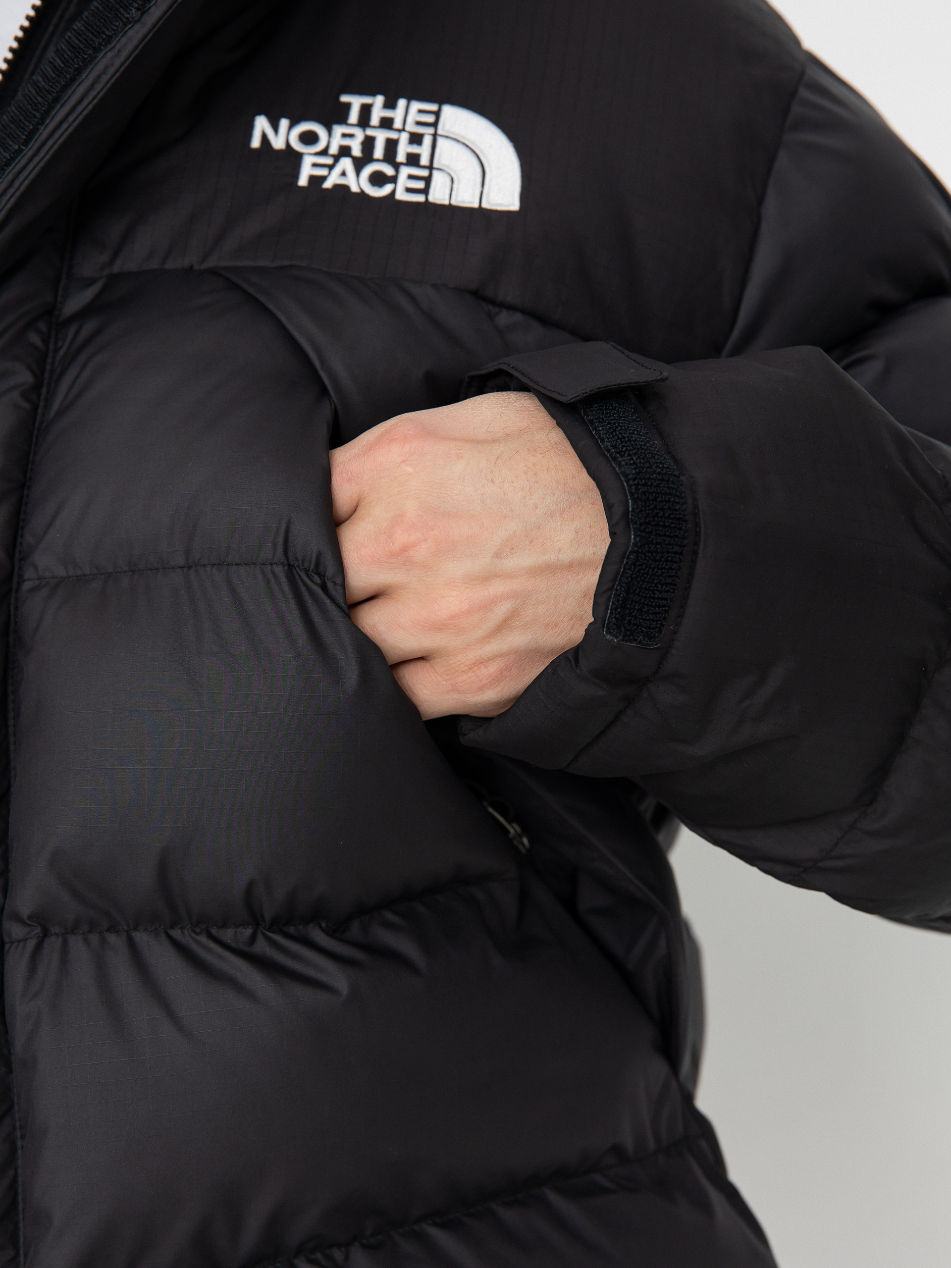 The North Face Limbara Insulated Parka Jacket (tnf black)