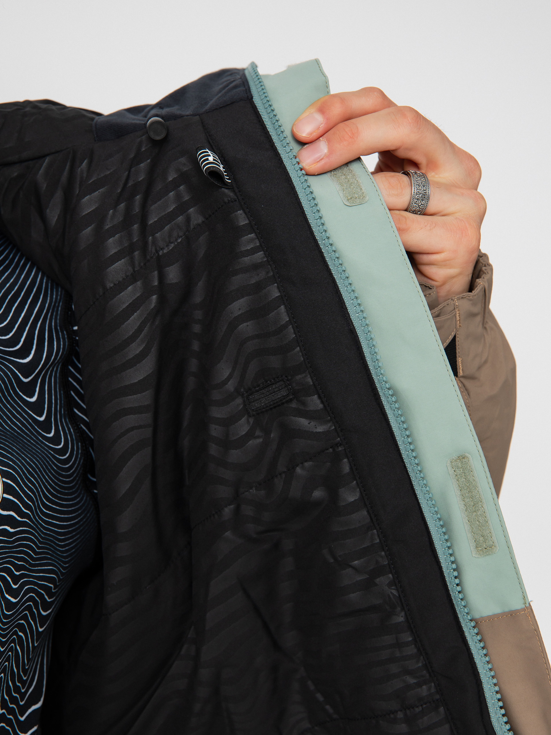 Mens Volcom Snowboard jacket L Ins Gore Tex (agave)