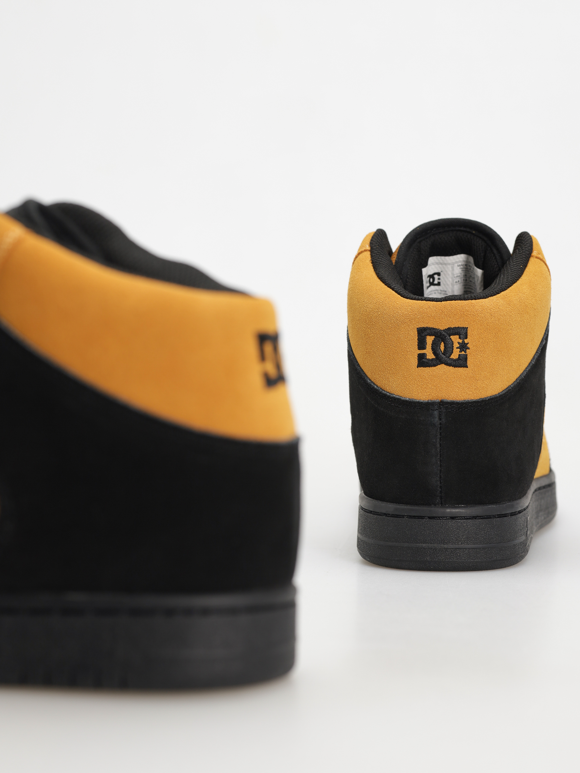 DC Manteca 4 Hi S Shoes (black/black/brown)