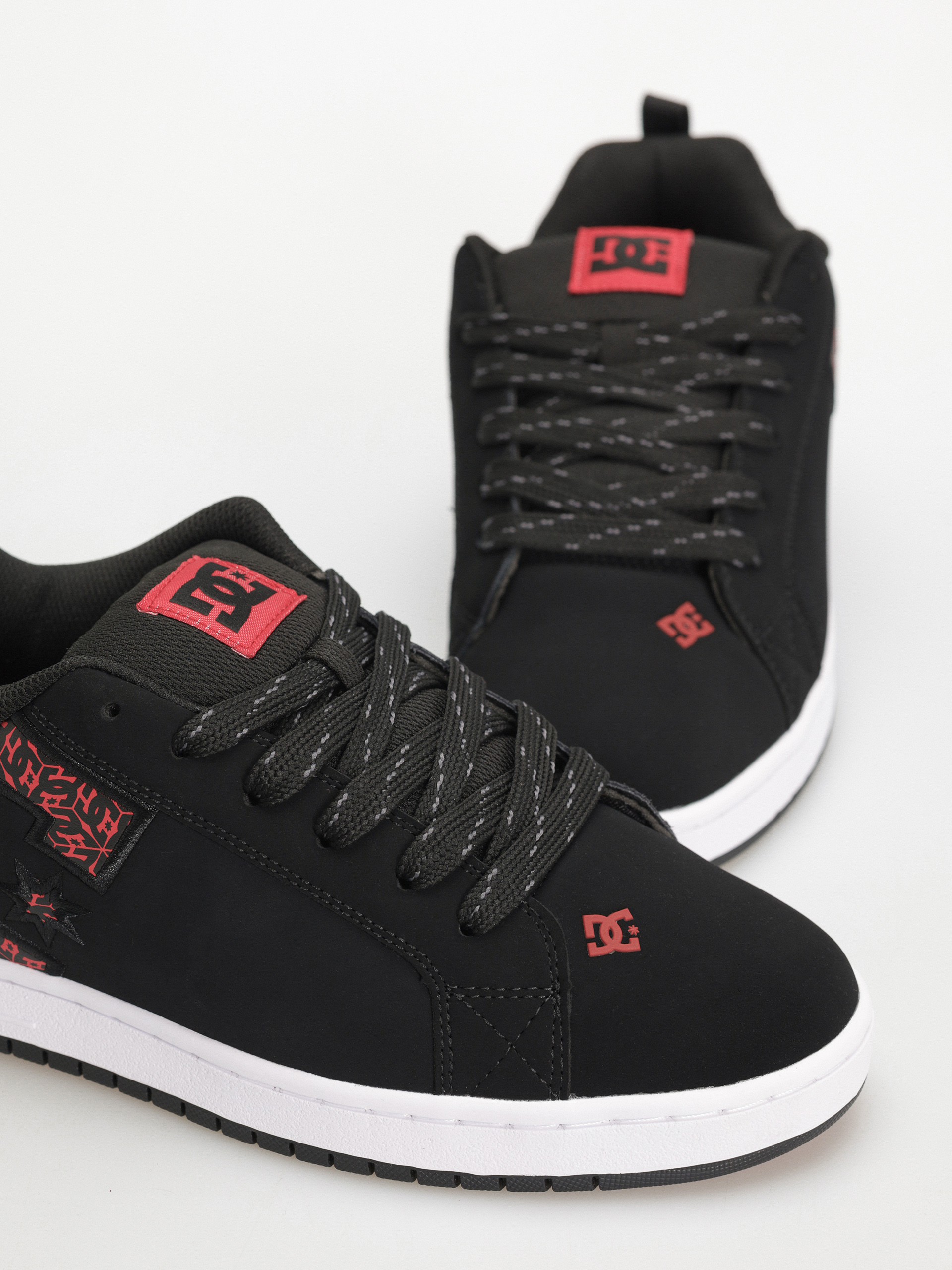 DC Court Graffik Shoes (black/white/red)