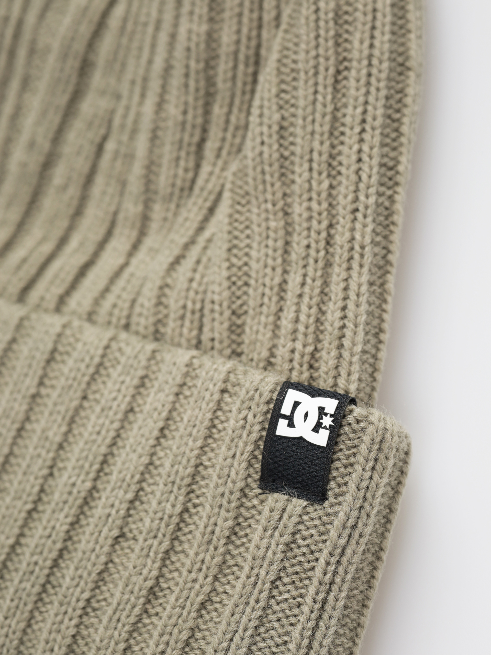 DC Fish N Destroy 2 Beanie (vetiver)