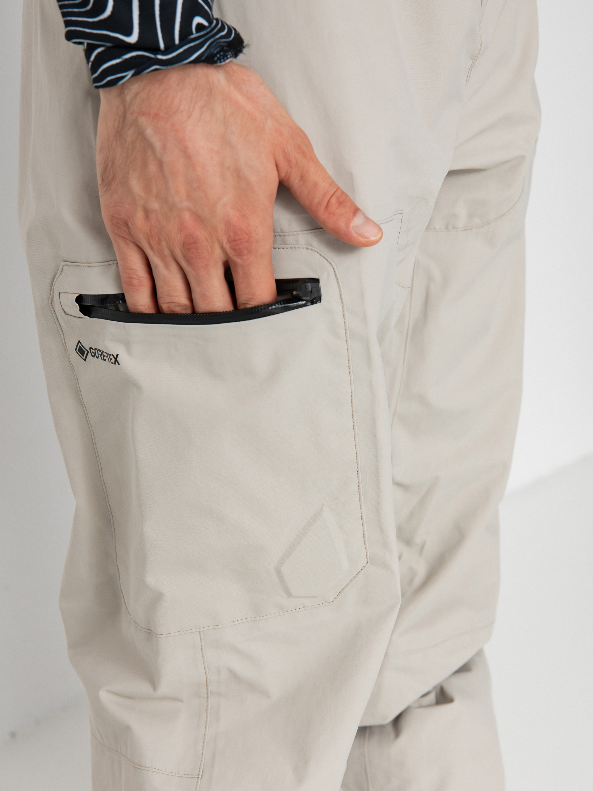 Mens Volcom Snowboard pants L Gore Tex (stone)