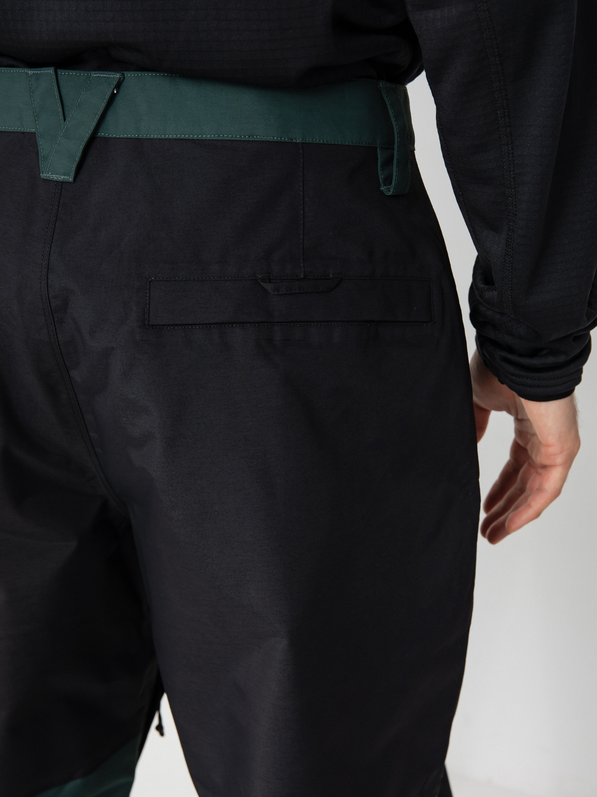 Mens Vans Snowboard pants Mte Hellbound (black/green gables)