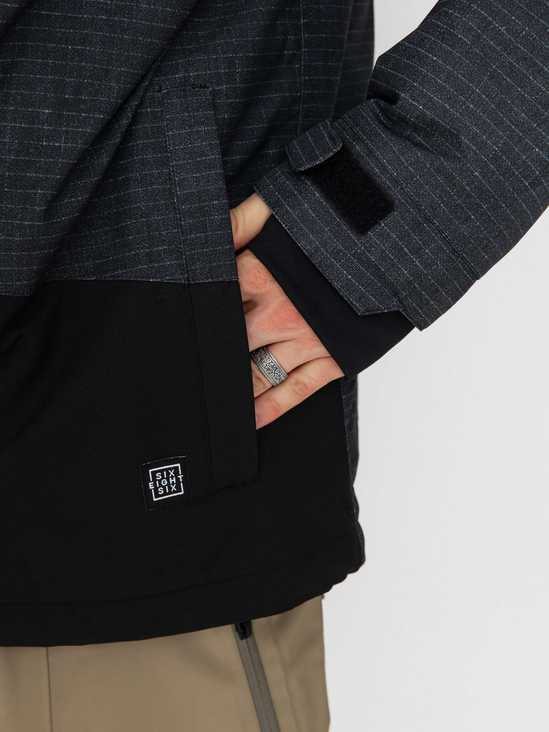 Mens 686 Geo Insulated Snowboard jacket (black ripstop colorblock)