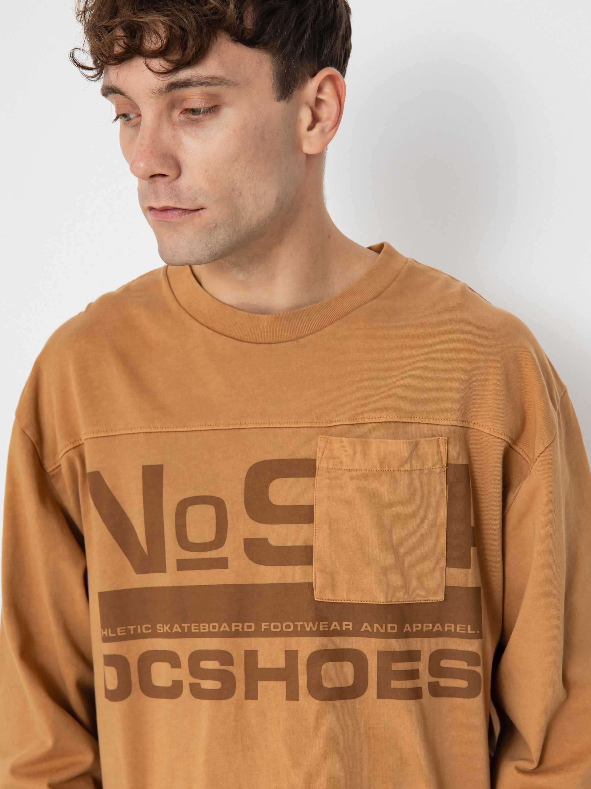 DC Longsleeve No 94 Worker Pocket (chipmunk enzyme wash)