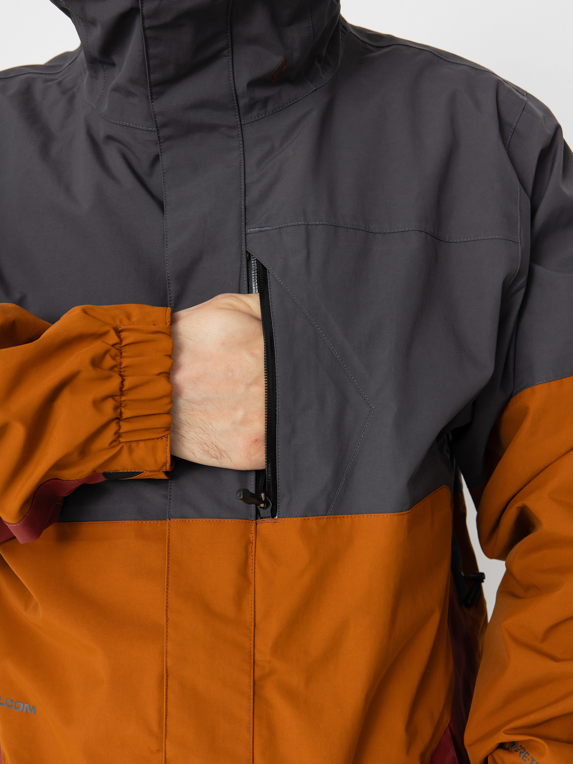Mens Volcom Snowboard jacket L Gore Tex (caramel)