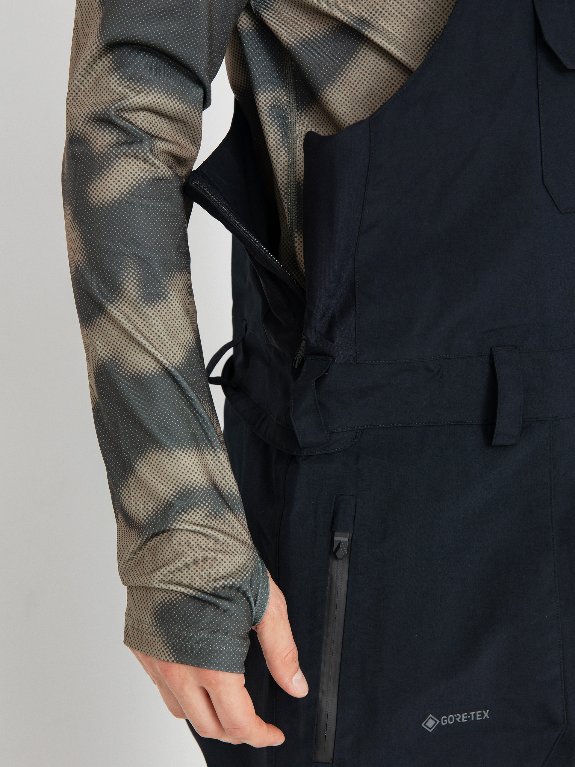 Mens Volcom Snowboard pants Rain Gore Tex Bib Overall (black)