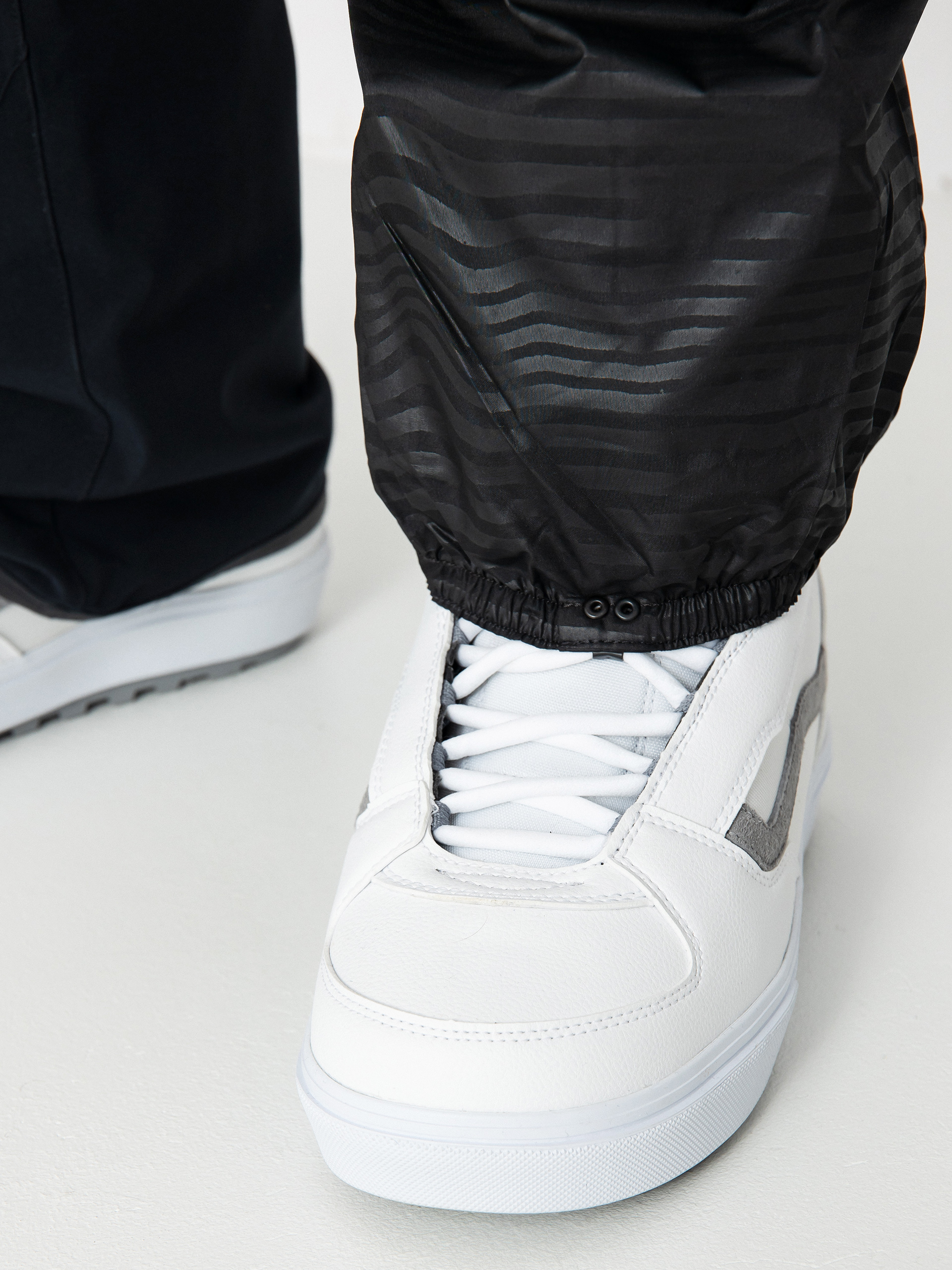 Mens Volcom Snowboard pants Roan Bib Overall (black)