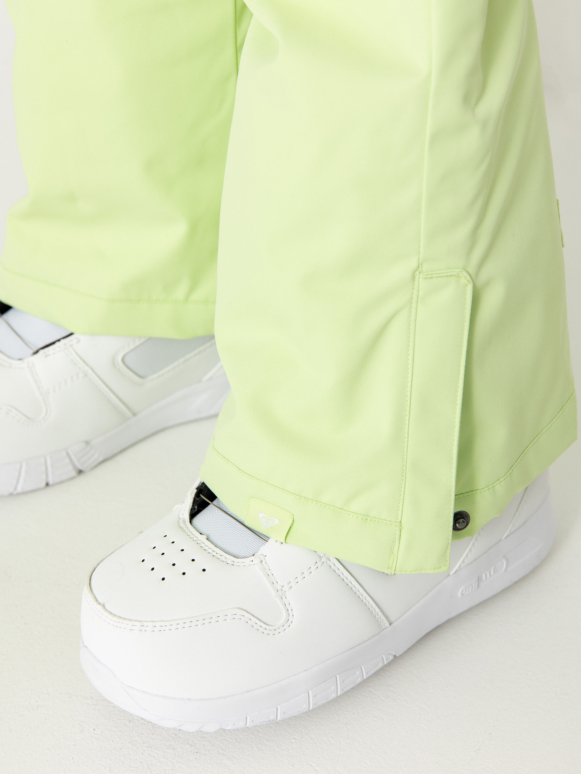 Womens Roxy Diversion Snowboard pants (butterfly)