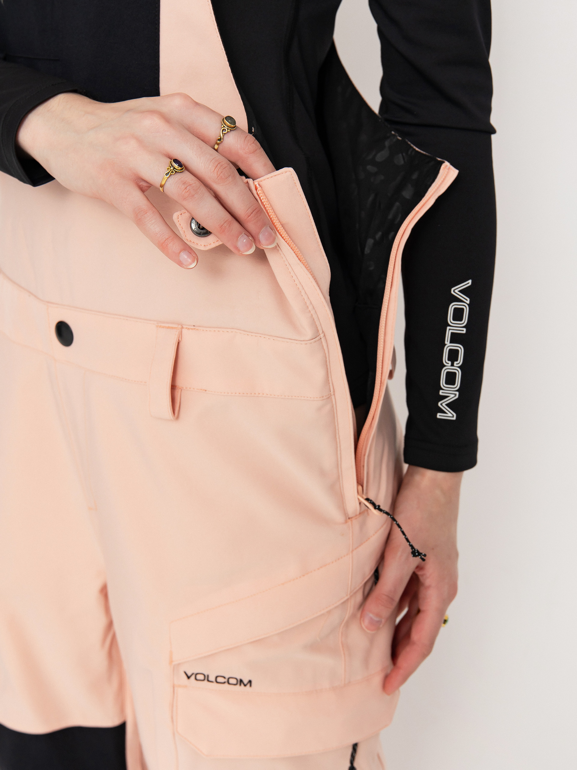 Womens Volcom Snowboard pants Creston 3D Stretch Bib Overall (coral haze)