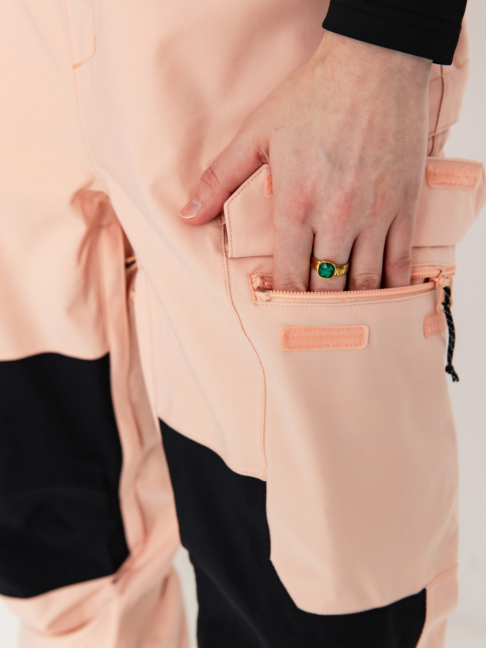 Womens Volcom Snowboard pants Creston 3D Stretch Bib Overall (coral haze)