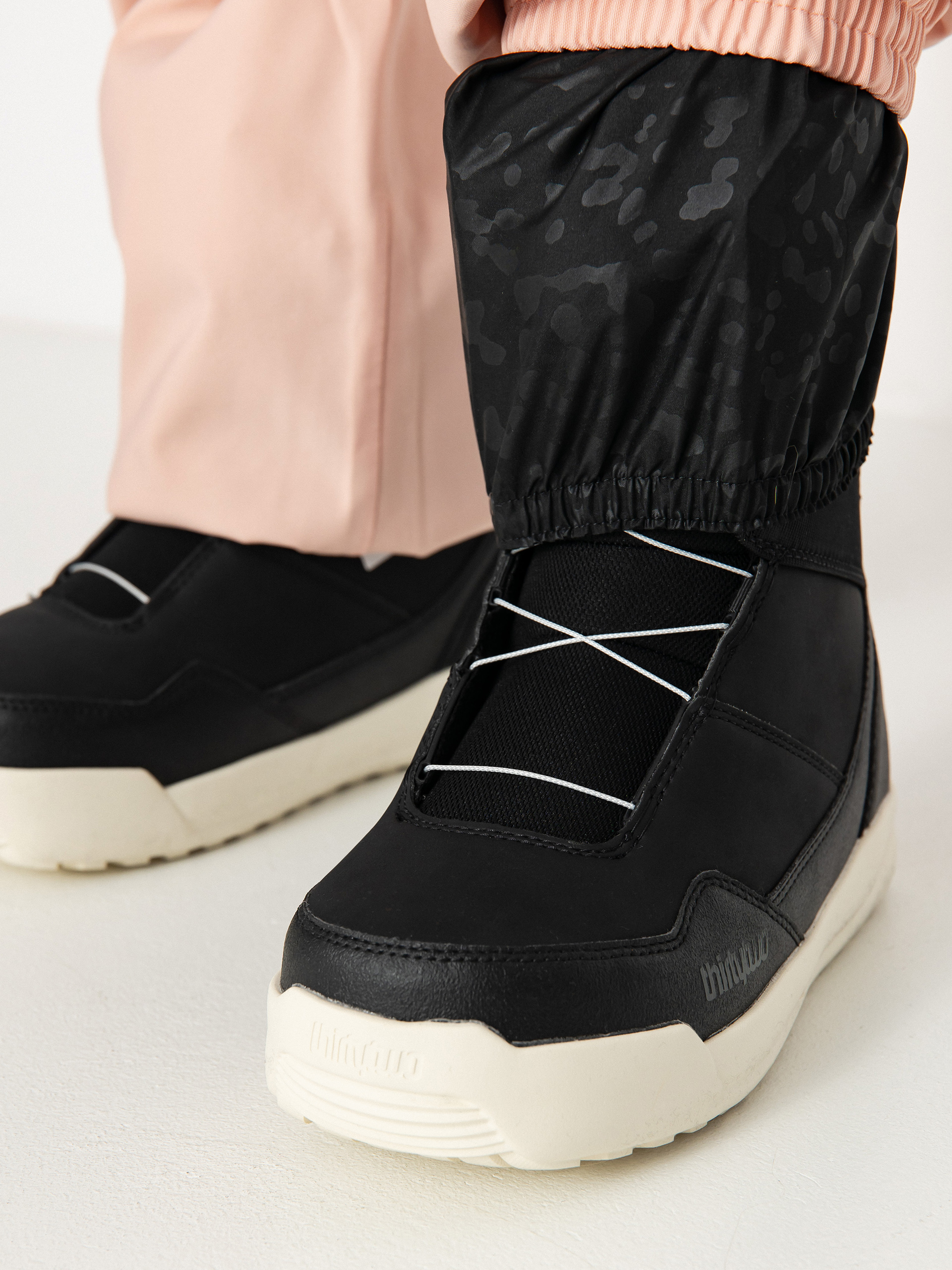 Womens Volcom Snowboard pants Creston 3D Stretch Bib Overall (coral haze)