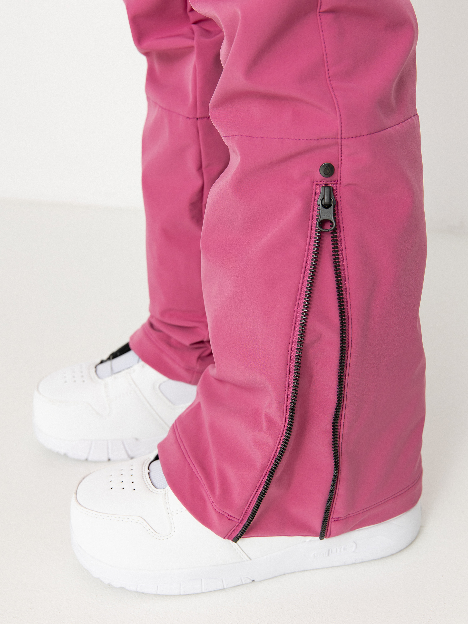 Womens Volcom Snowboard pants Battle Stretch (blurred violet)