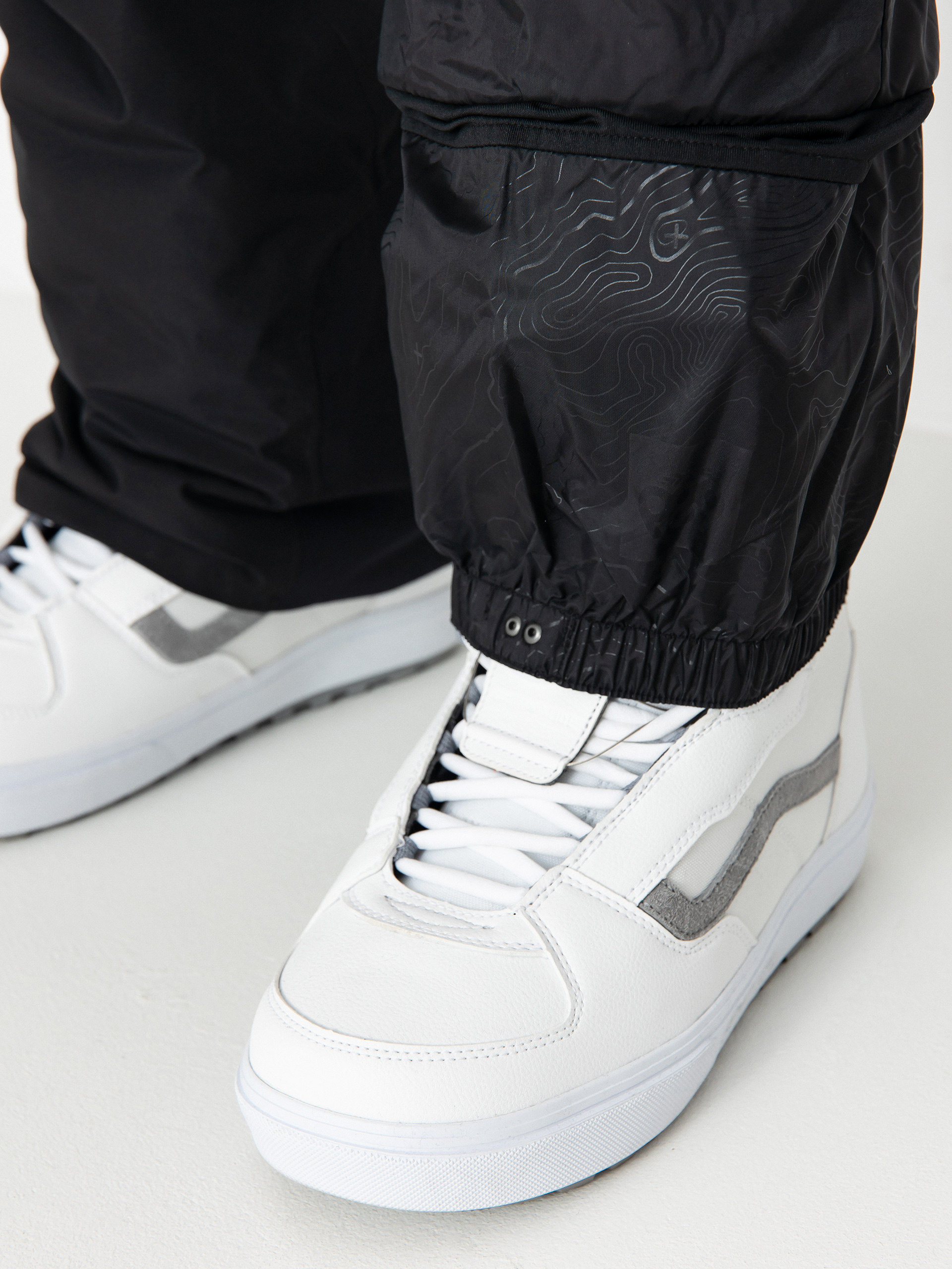 Mens 686 Gore Tex Core Insulated Snowboard pants (black)