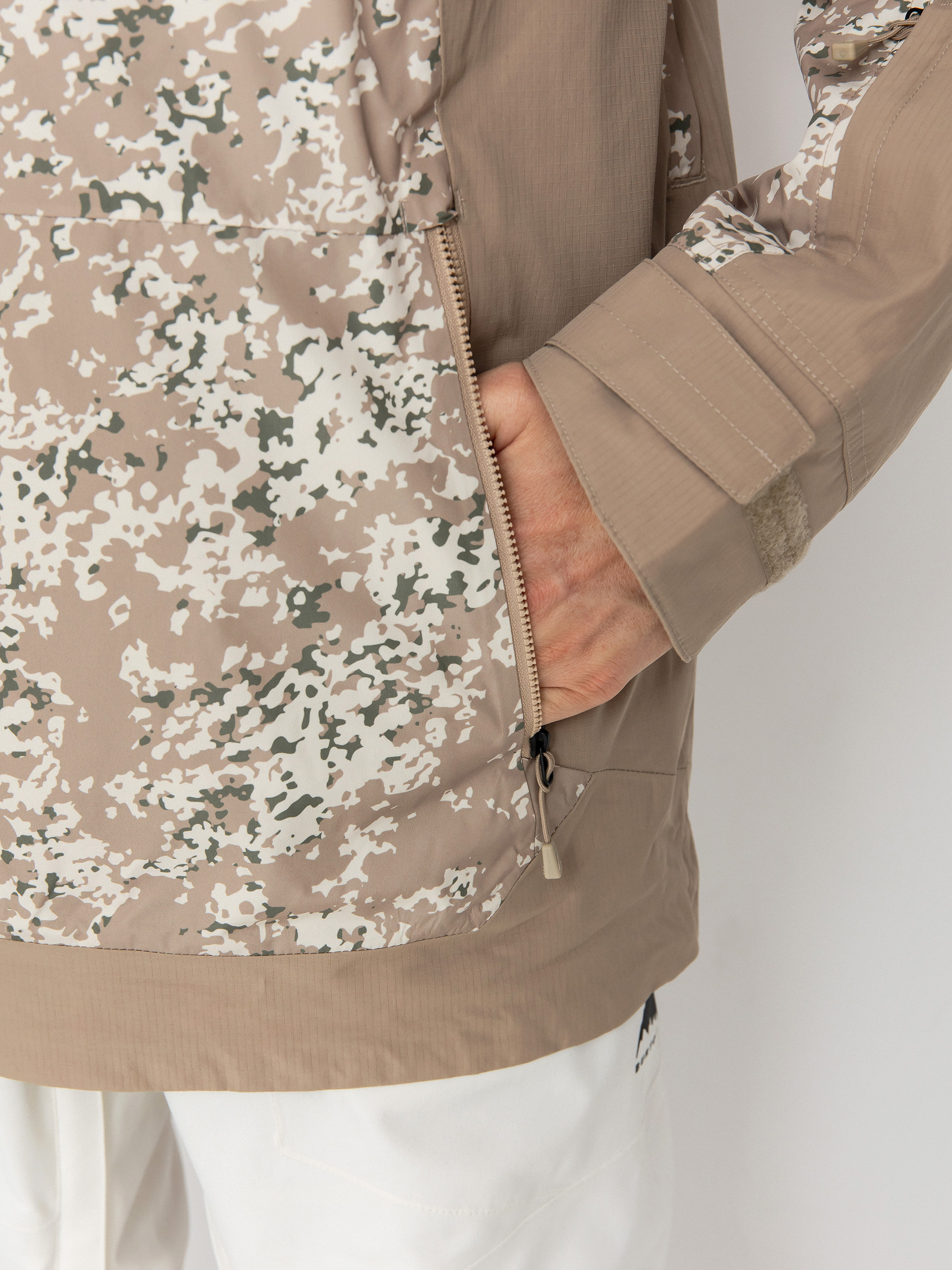 Mens Burton Snowboard jacket Frostner Anorak (snowfall camo/summit taupe)