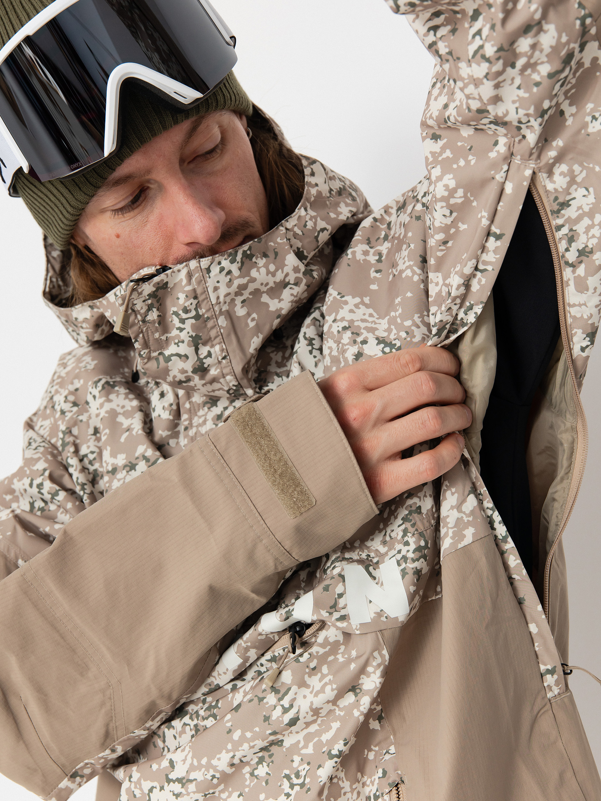 Herren Burton Snowboard Jacke Frostner Anorak (snowfall camo/summit taupe)