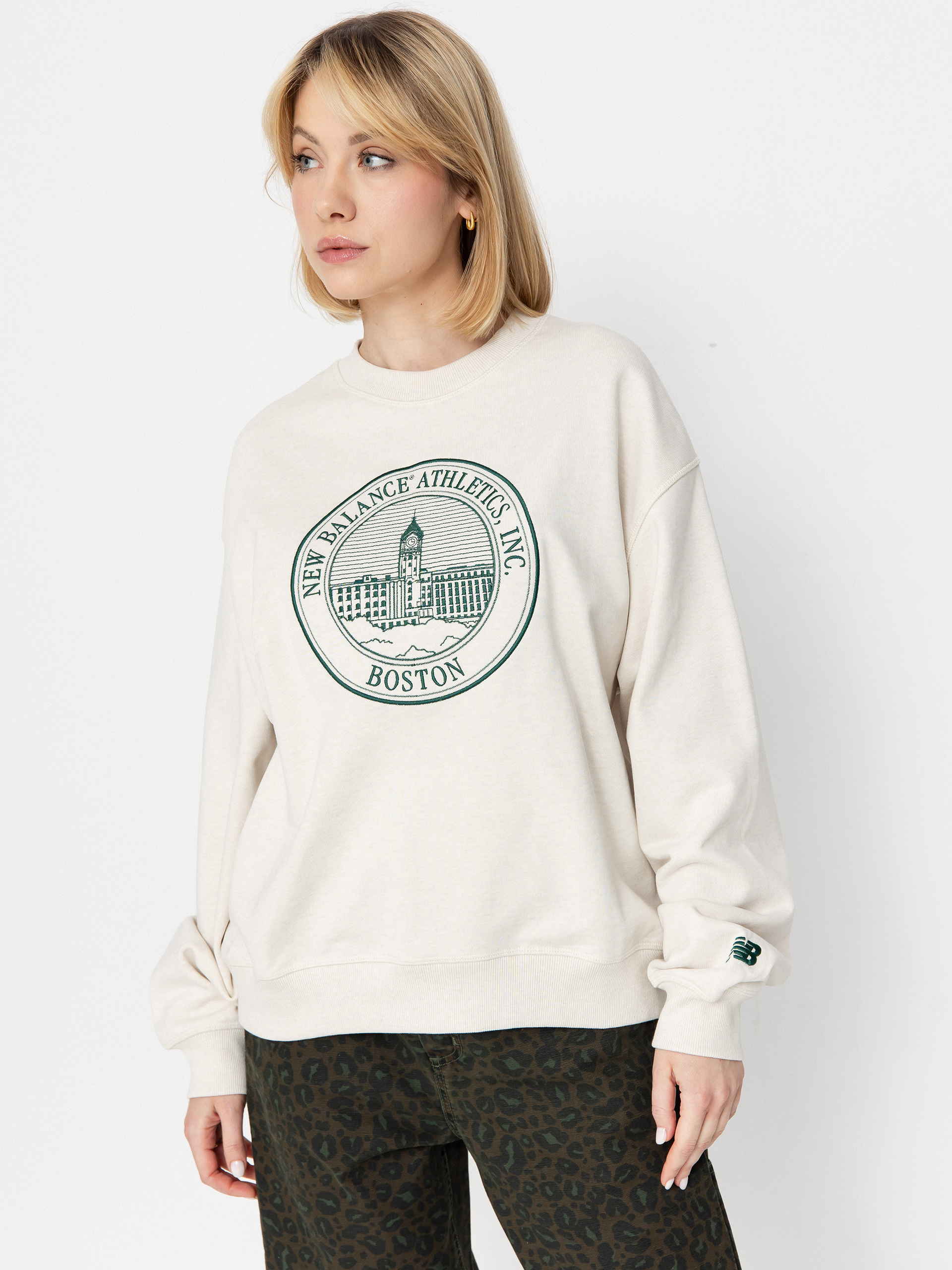 スウェット・トレーナー New Balance UNI ATHLETICS LETTERING SWEATSHIRT 5FT860 NEW BALANCE Athletics Varsity Fleece Crewneck | Dark green