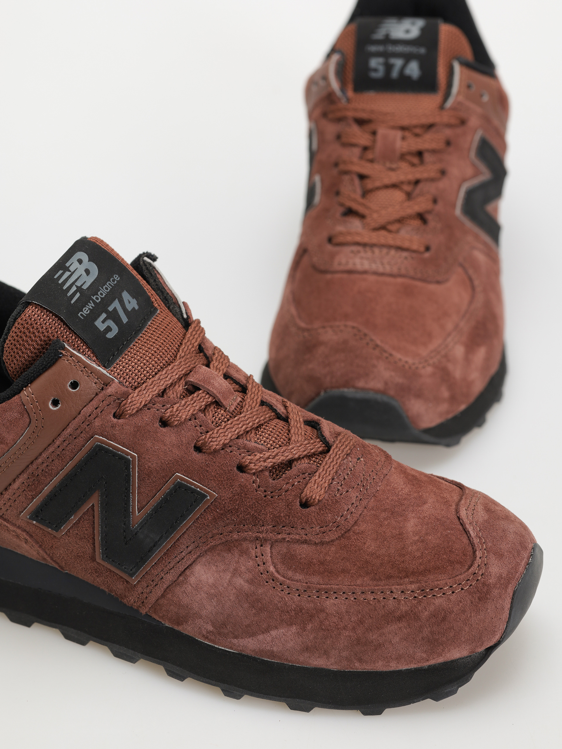 New Balance 574 Shoes (brown)