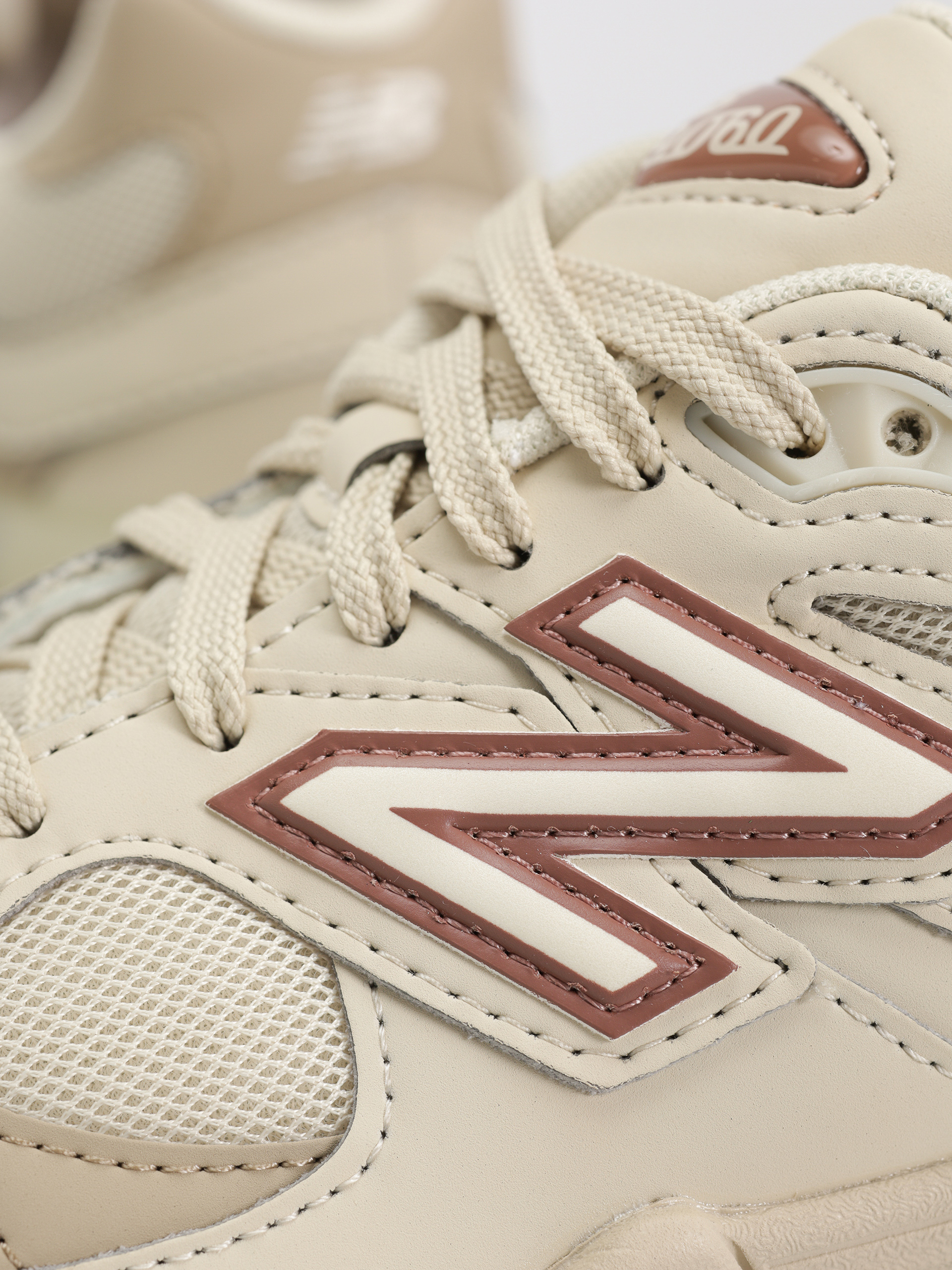 New Balance 9060 JR Shoes (bone)